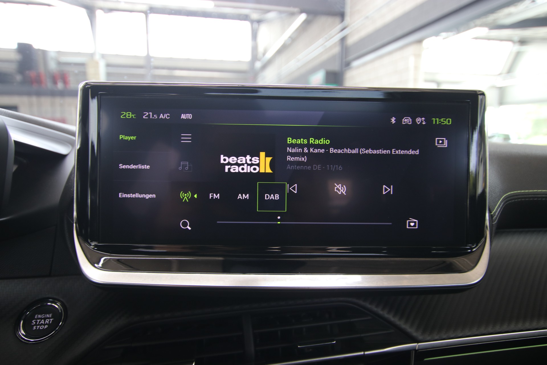 PEUGEOT 2008 1.2 PureTech GT-image-16