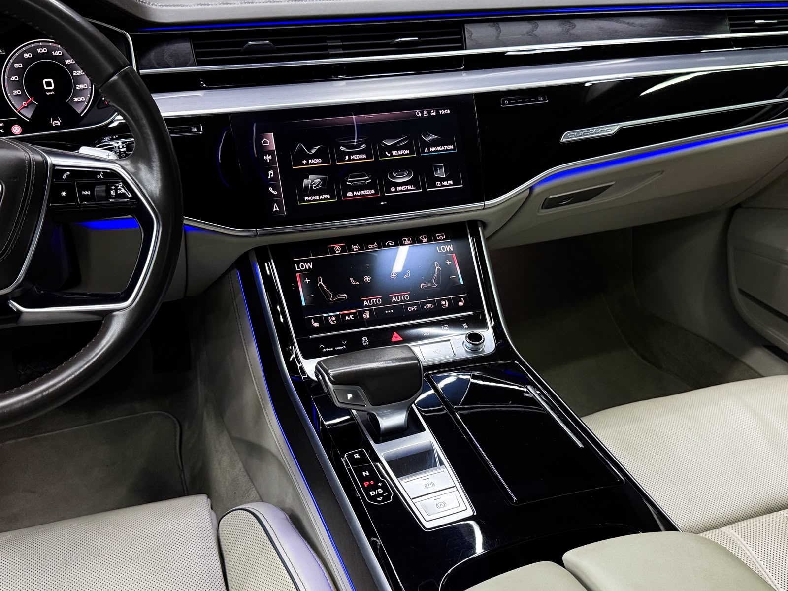 AUDI A8 50 TDI quattro tiptronic-image-14
