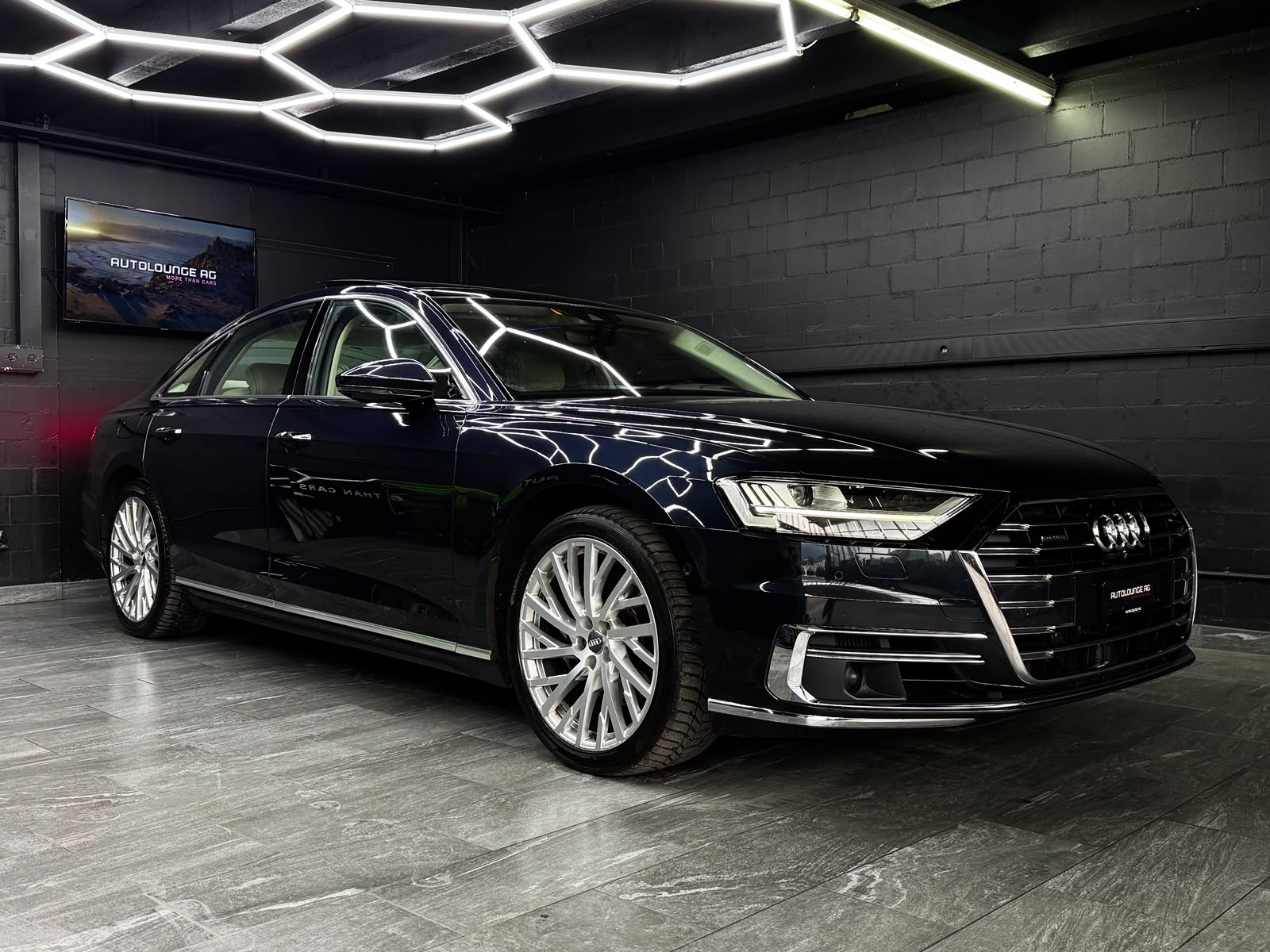 AUDI A8 50 TDI quattro tiptronic-image-9
