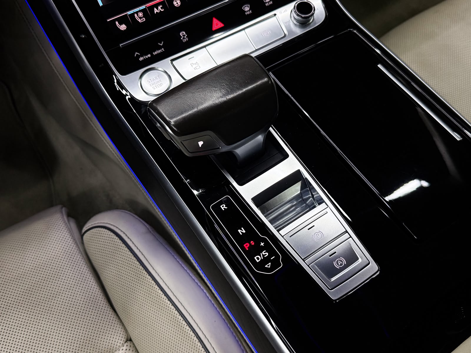 AUDI A8 50 TDI quattro tiptronic-image-18