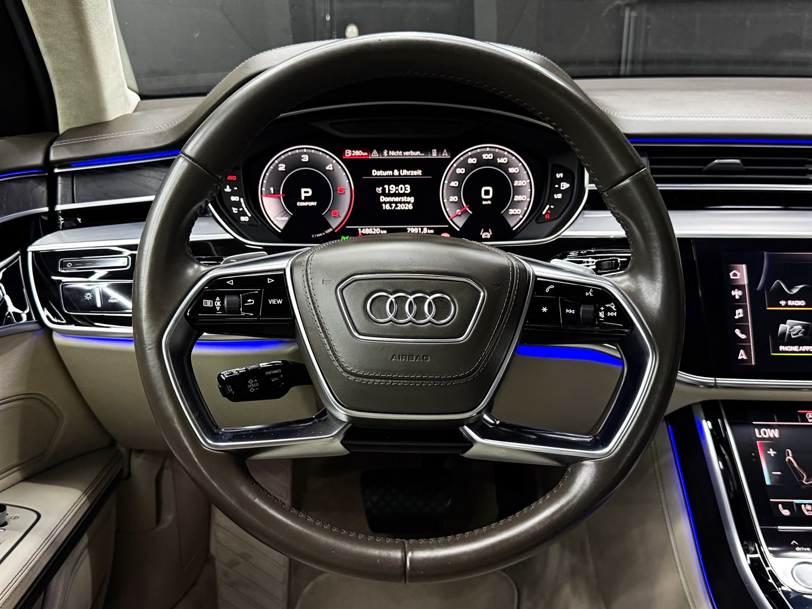 AUDI A8 50 TDI quattro tiptronic-image-11