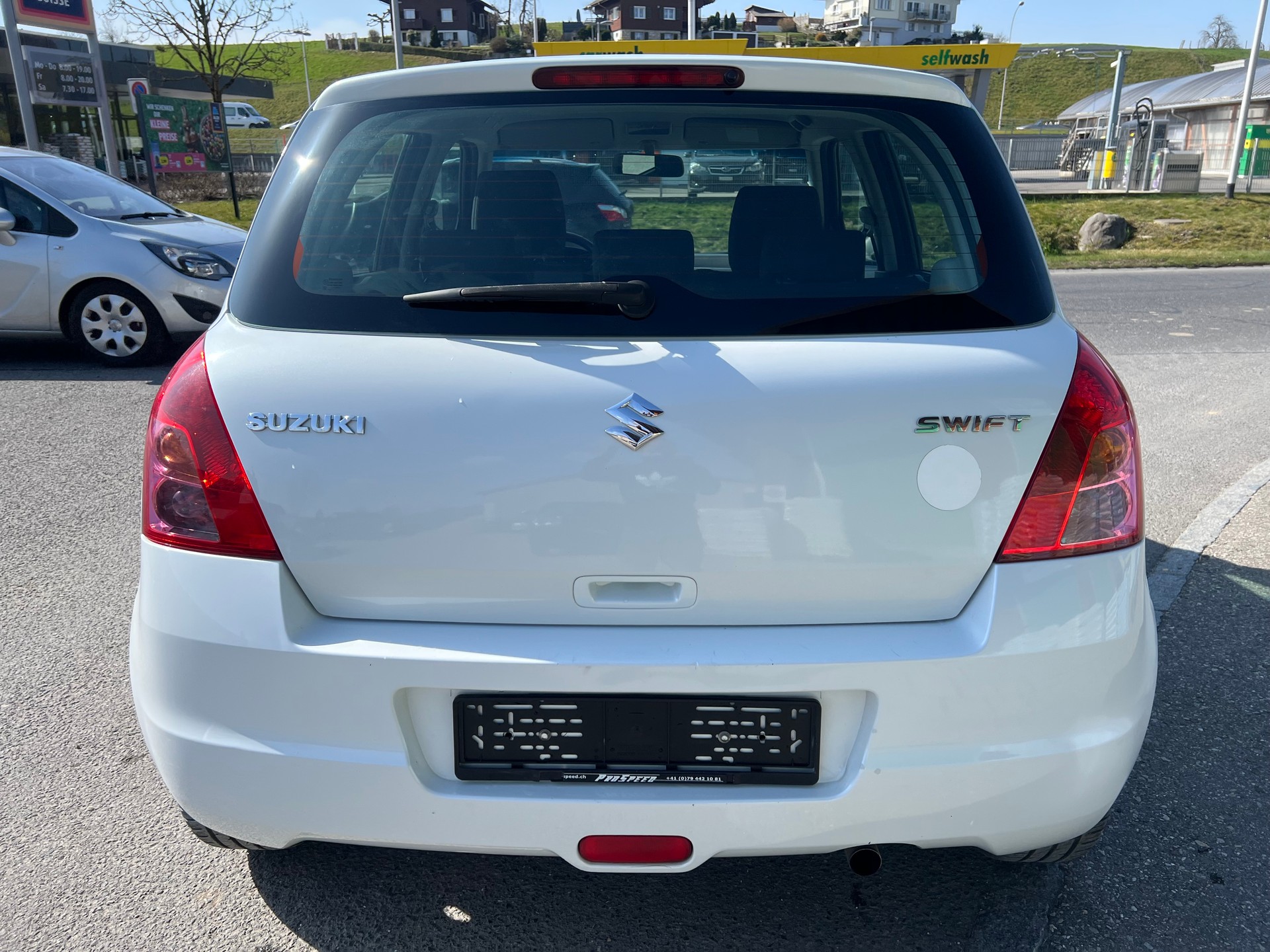 SUZUKI Swift 1.3i 16V GL Top-image-5