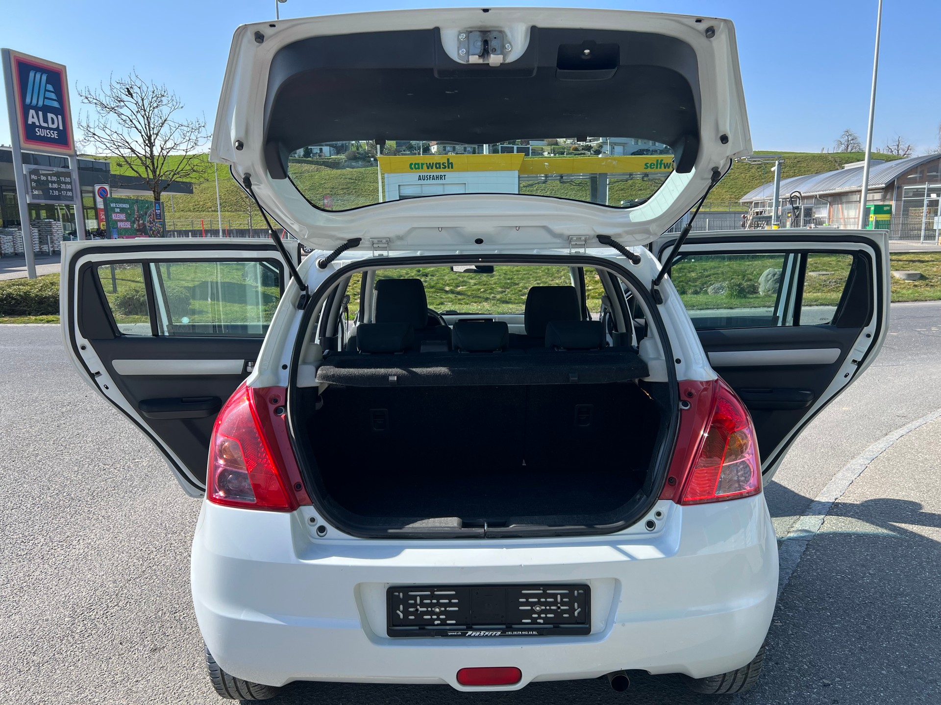 SUZUKI Swift 1.3i 16V GL Top-image-11
