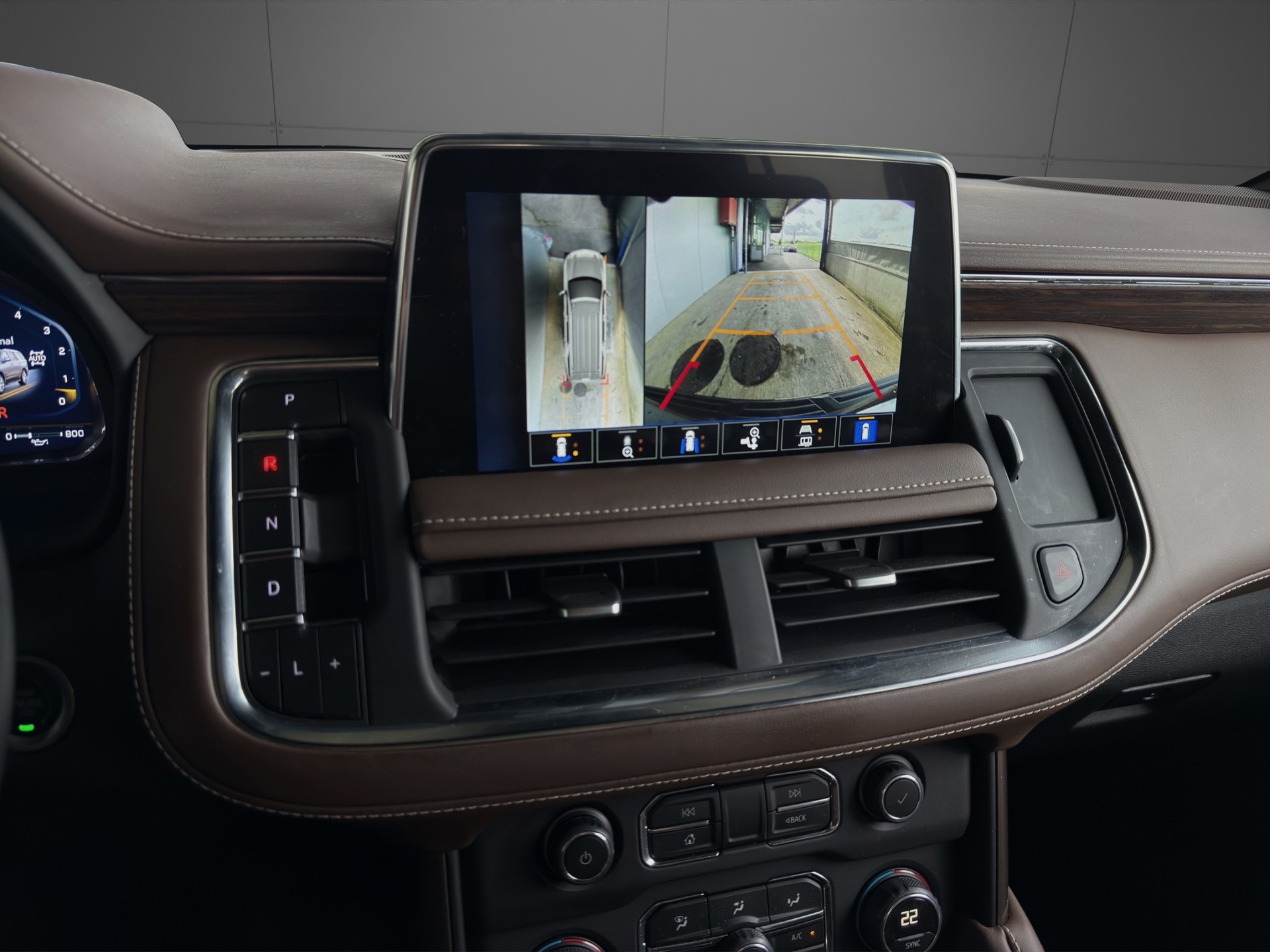 CHEVROLET 6.2 AWD High Country-image-15