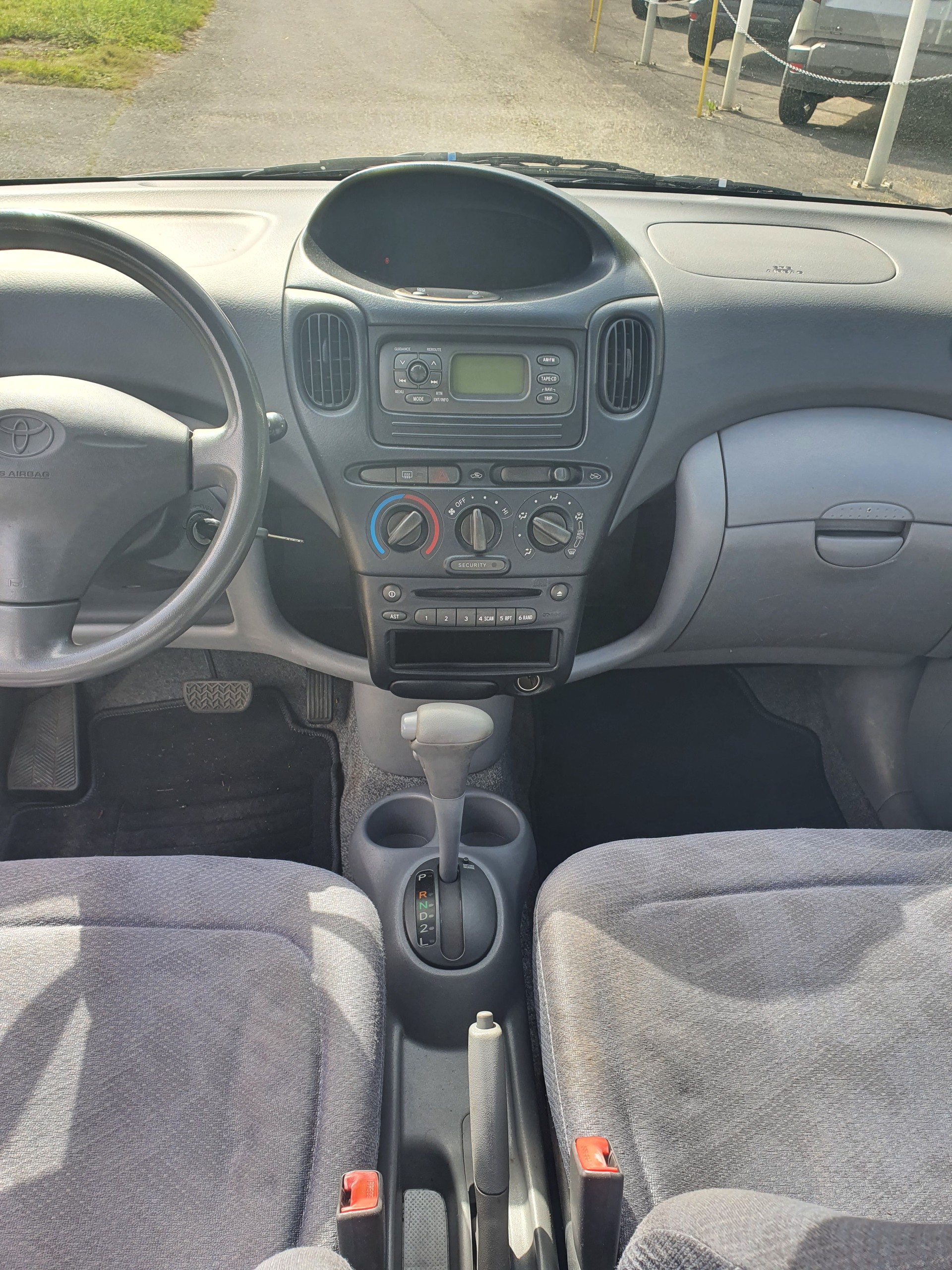 TOYOTA Yaris Verso 1.3 Linea Luna-image-7