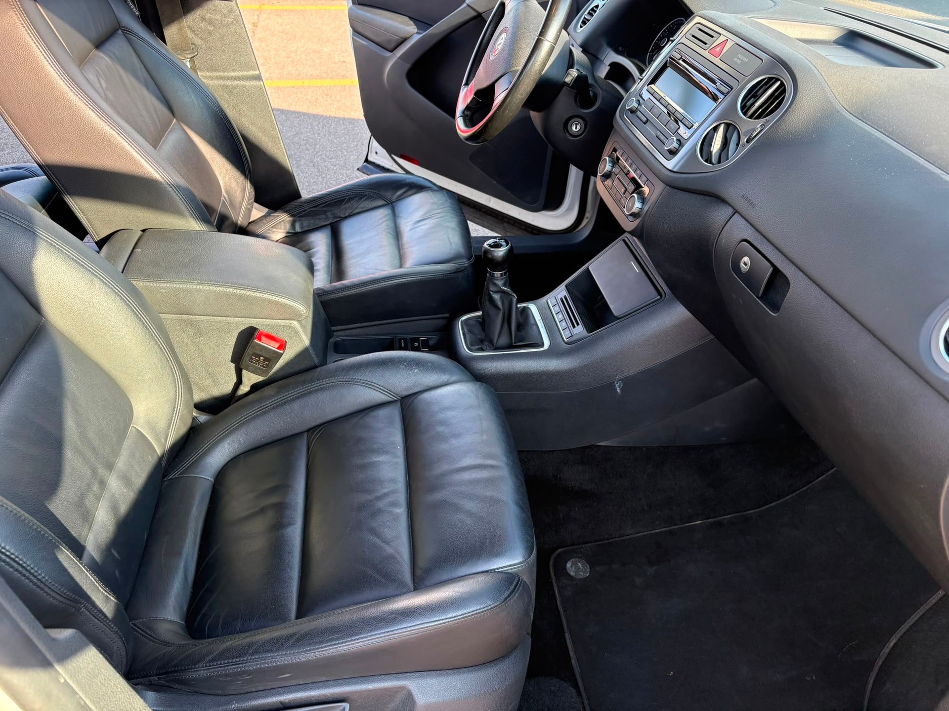 VW 2.0 TSI 200 Sport & Style-image-3