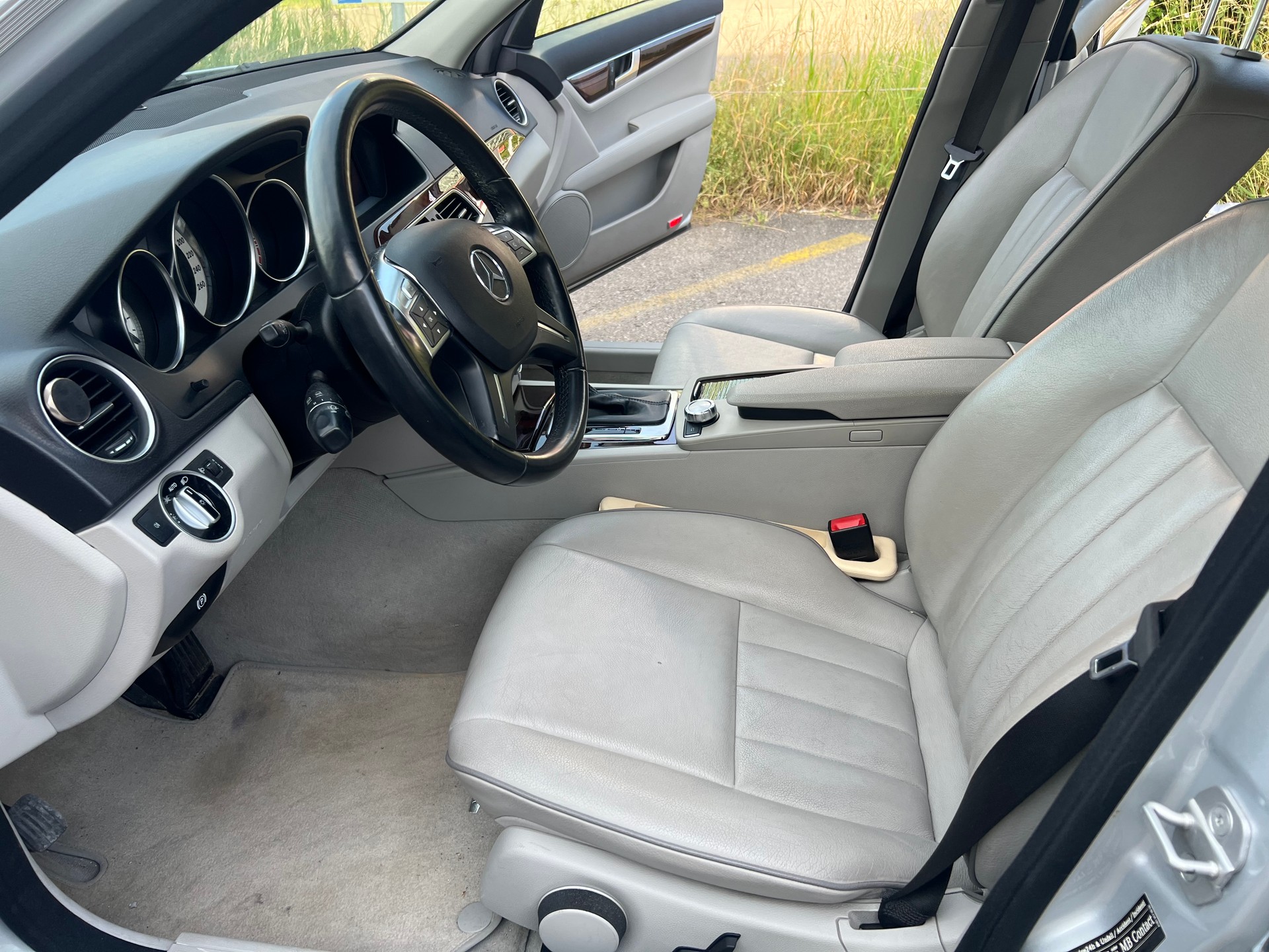 MERCEDES-BENZ C 200 Elégance 7G-Tronic-image-8
