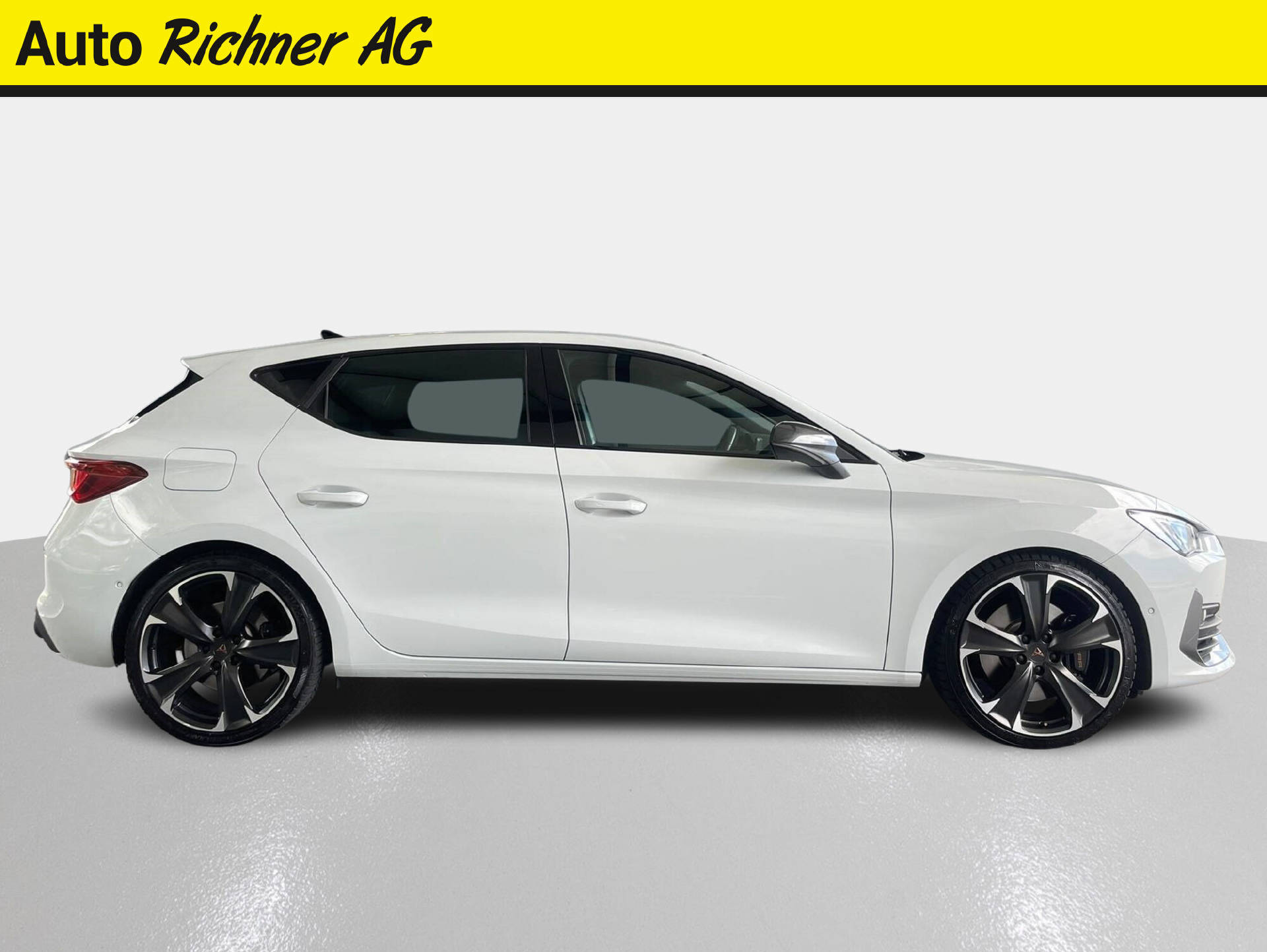 CUPRA Leon 2.0 TSI 300 VZ DSG-image-2