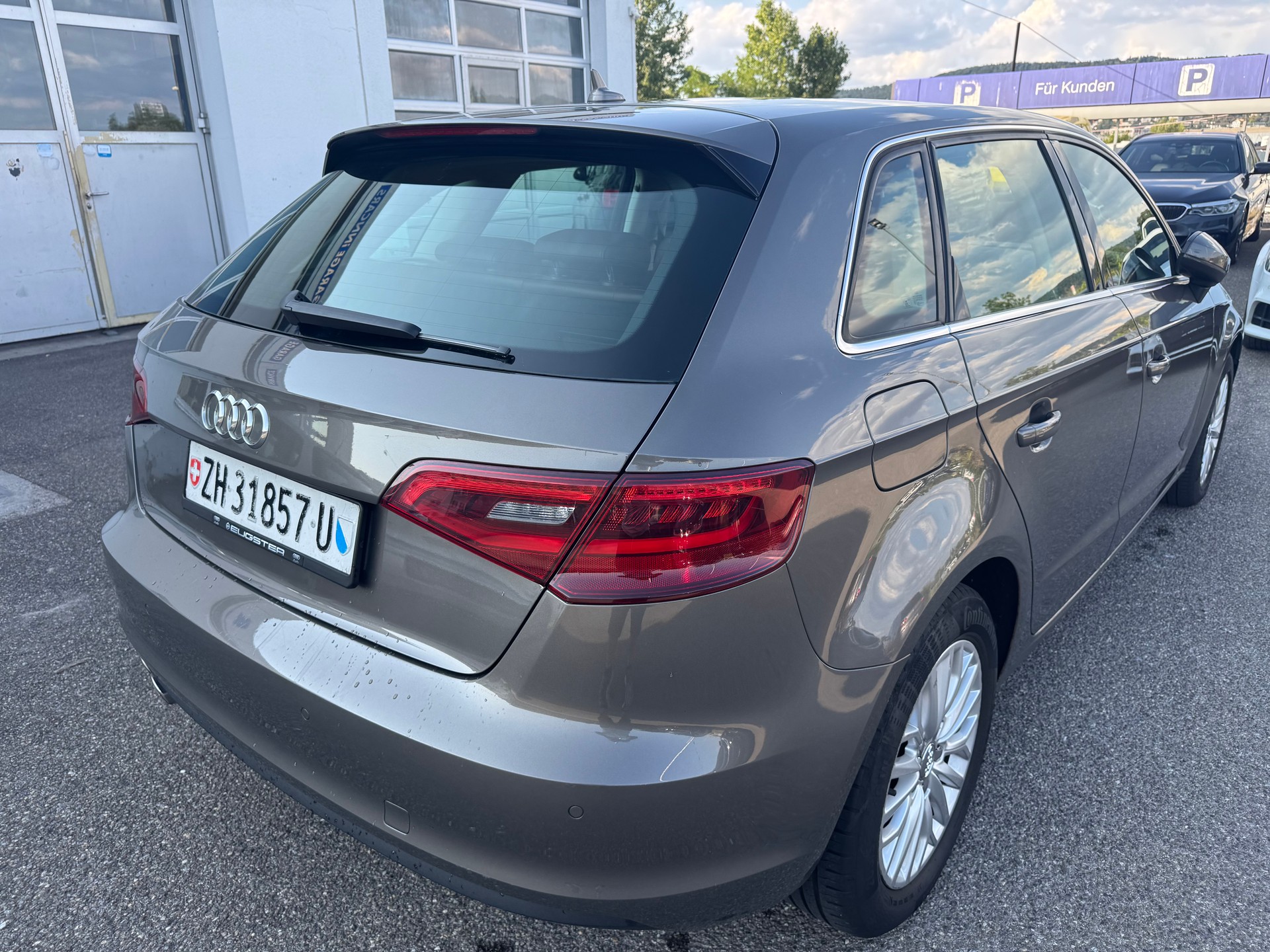 AUDI A3 Sportback 1.8 TFSI Ambiente quattro S-tronic-image-3
