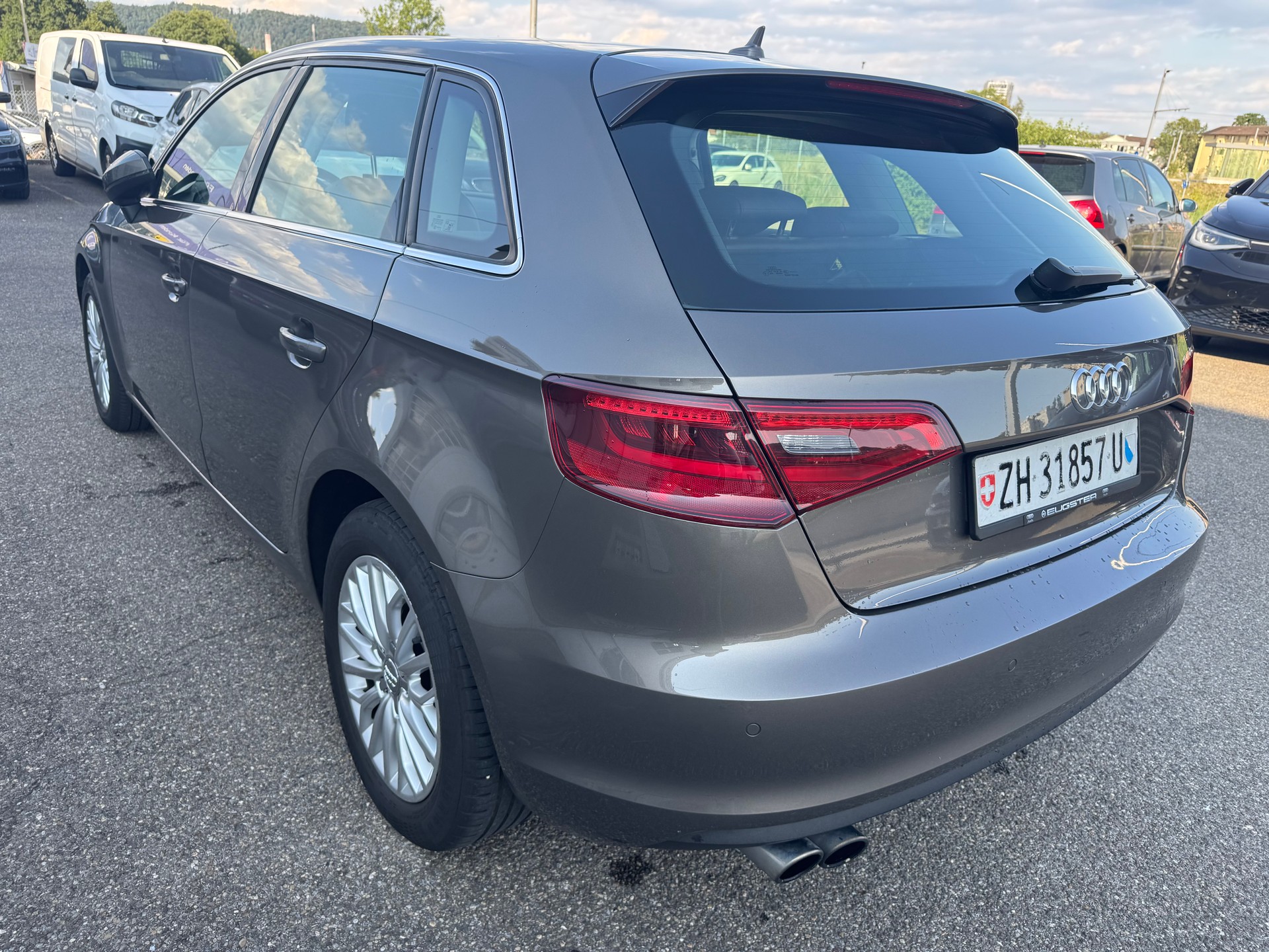 AUDI A3 Sportback 1.8 TFSI Ambiente quattro S-tronic-image-4