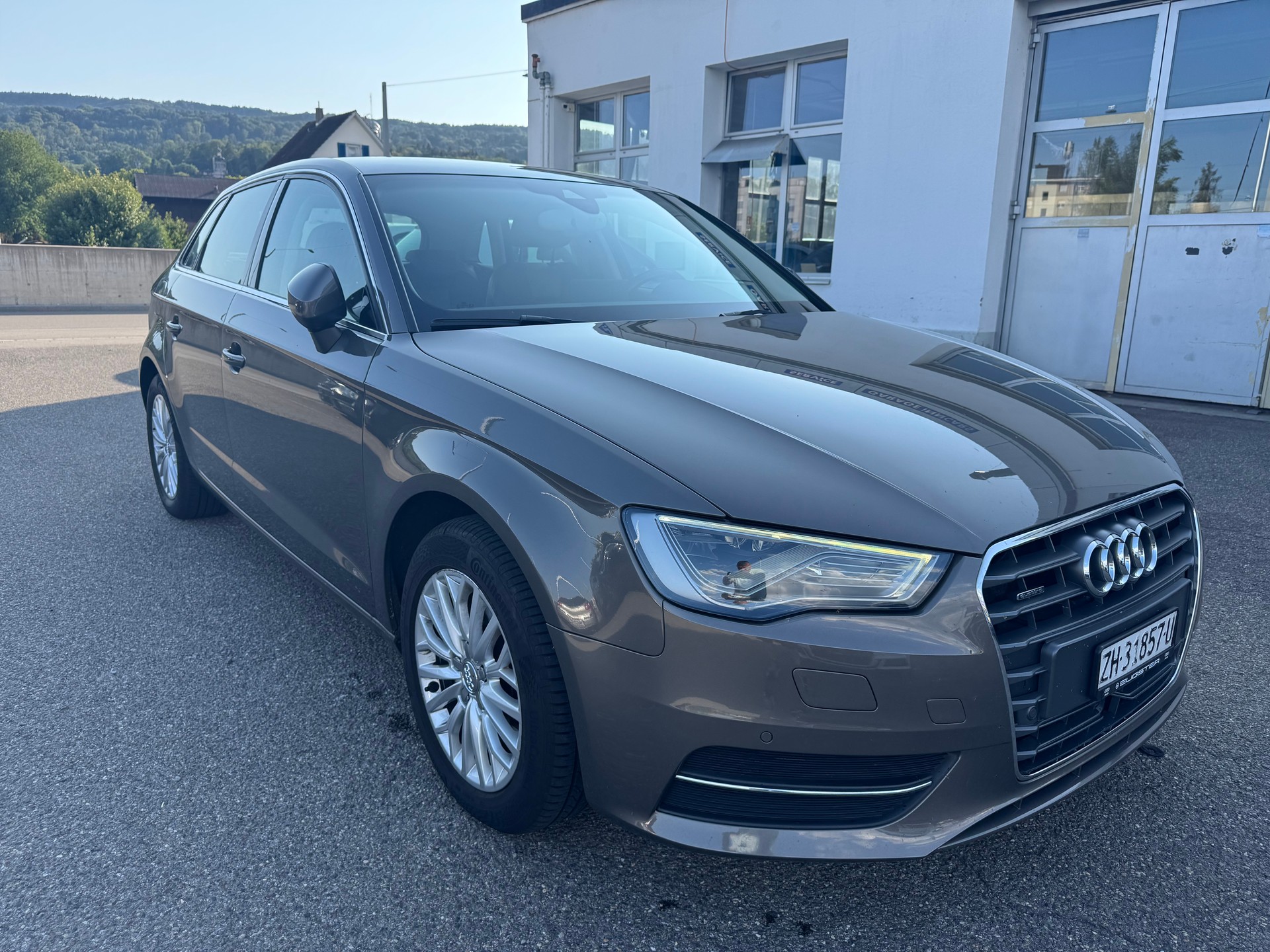 AUDI A3 Sportback 1.8 TFSI Ambiente quattro S-tronic-image-2