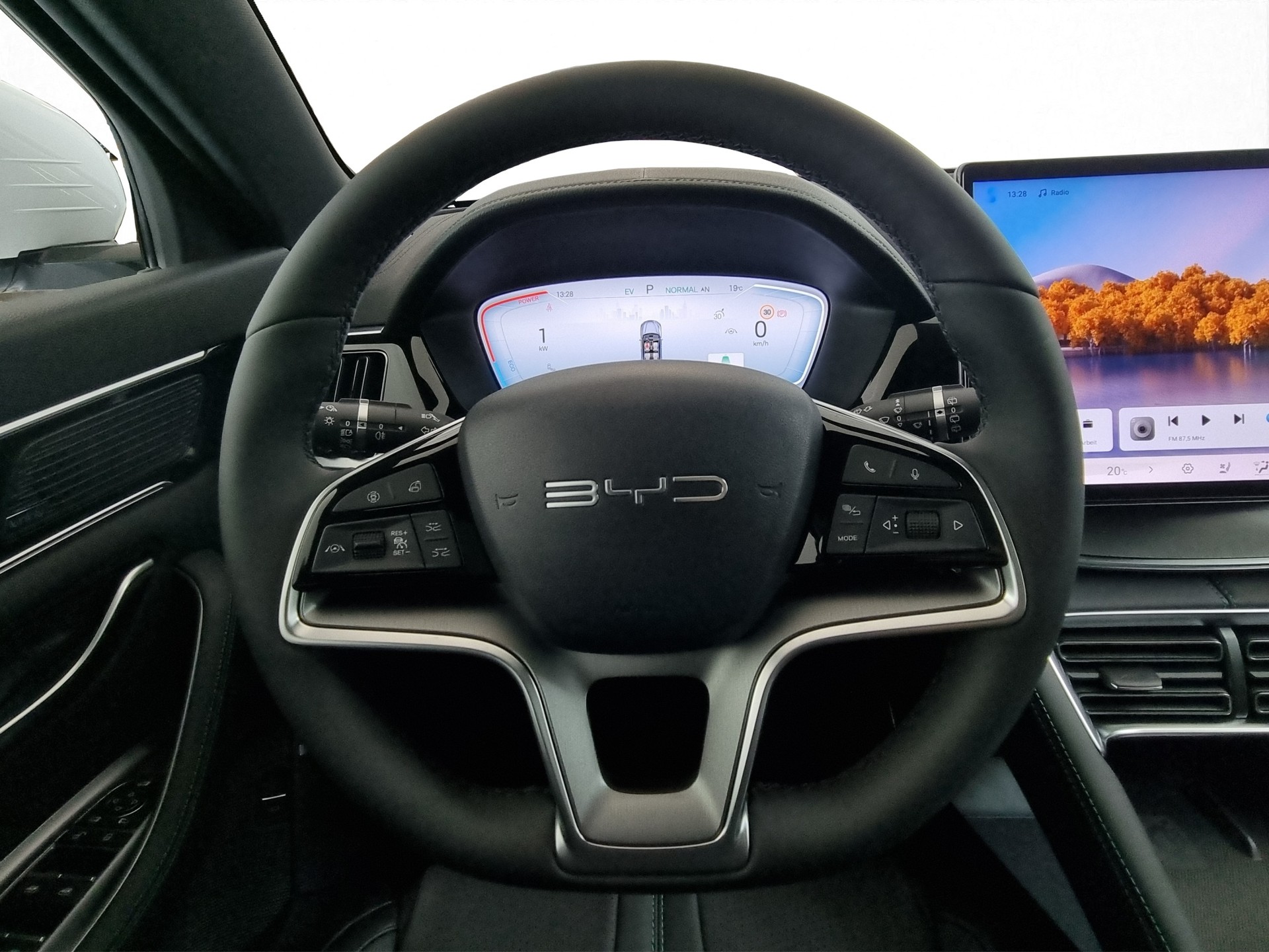 BYD Seal U DM-i Design AWD-image-8