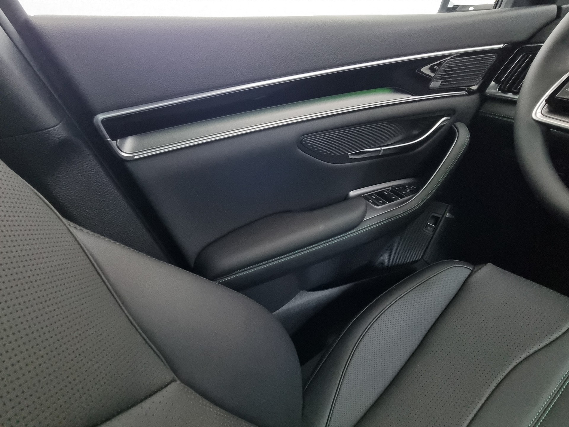BYD Seal U DM-i Design AWD-image-11