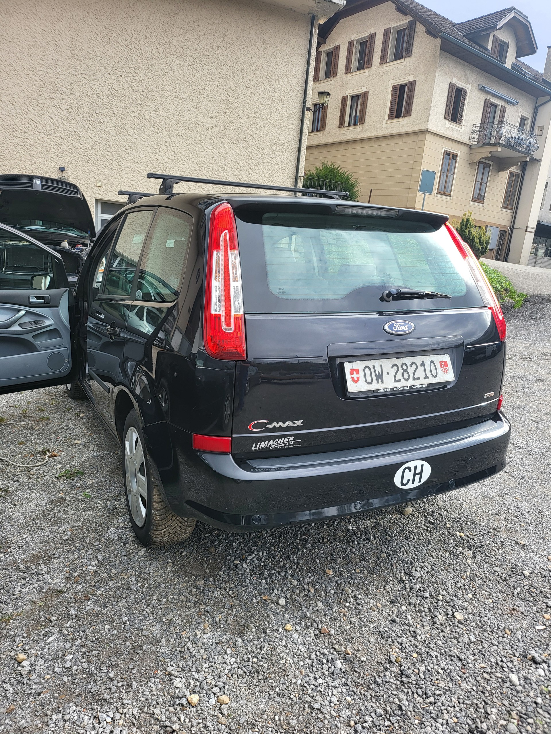 FORD C-Max 2.0 TDCi Titanium-image-2