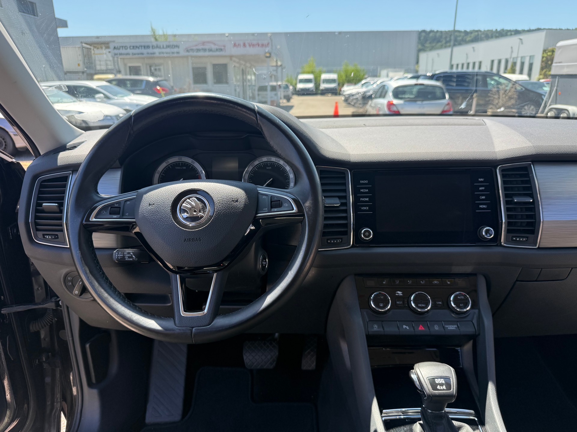 SKODA Kodiaq 2.0 TSI 4x4 Style-image-2