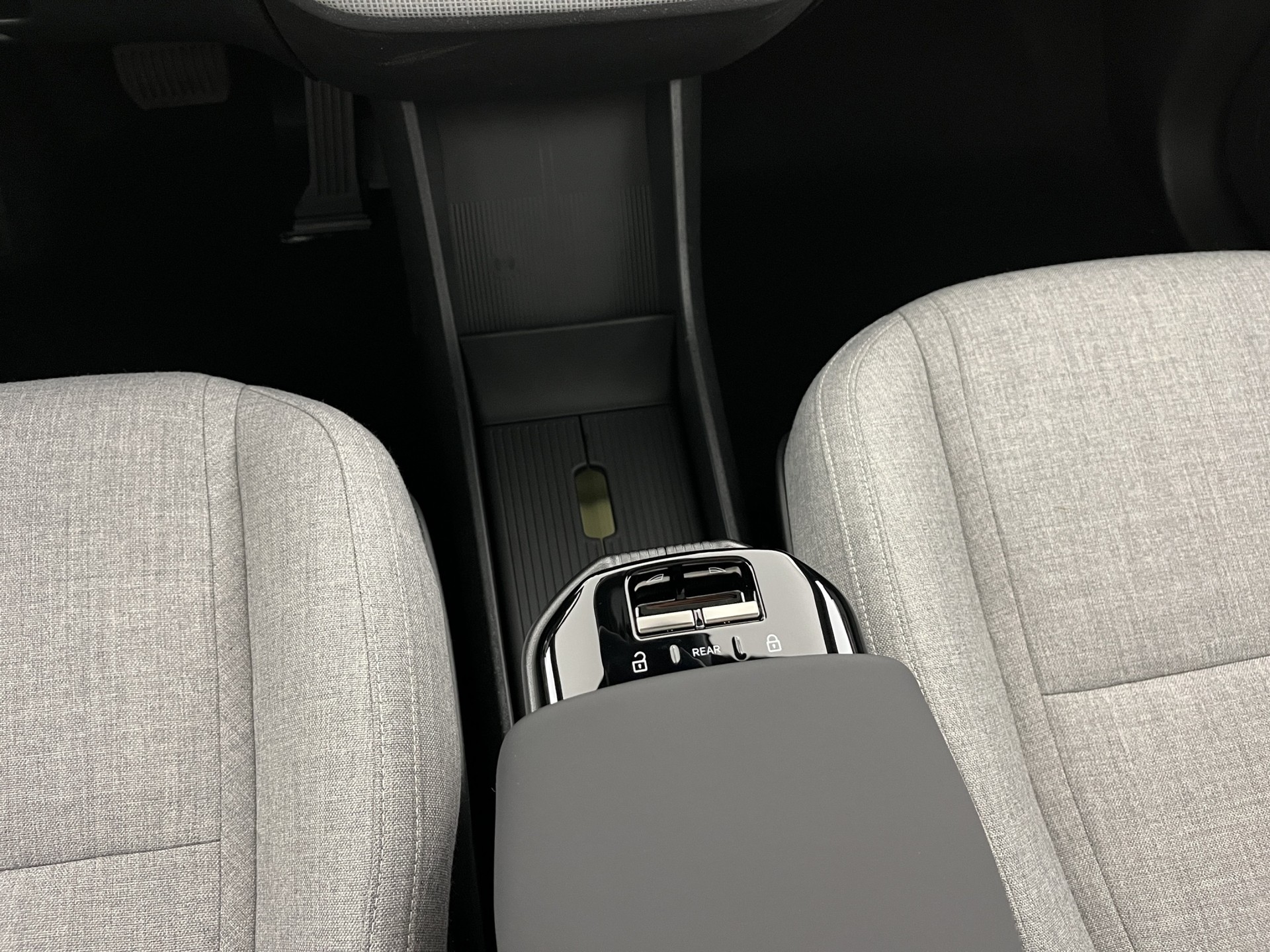 VOLVO EX30 P8 AWD-image-14