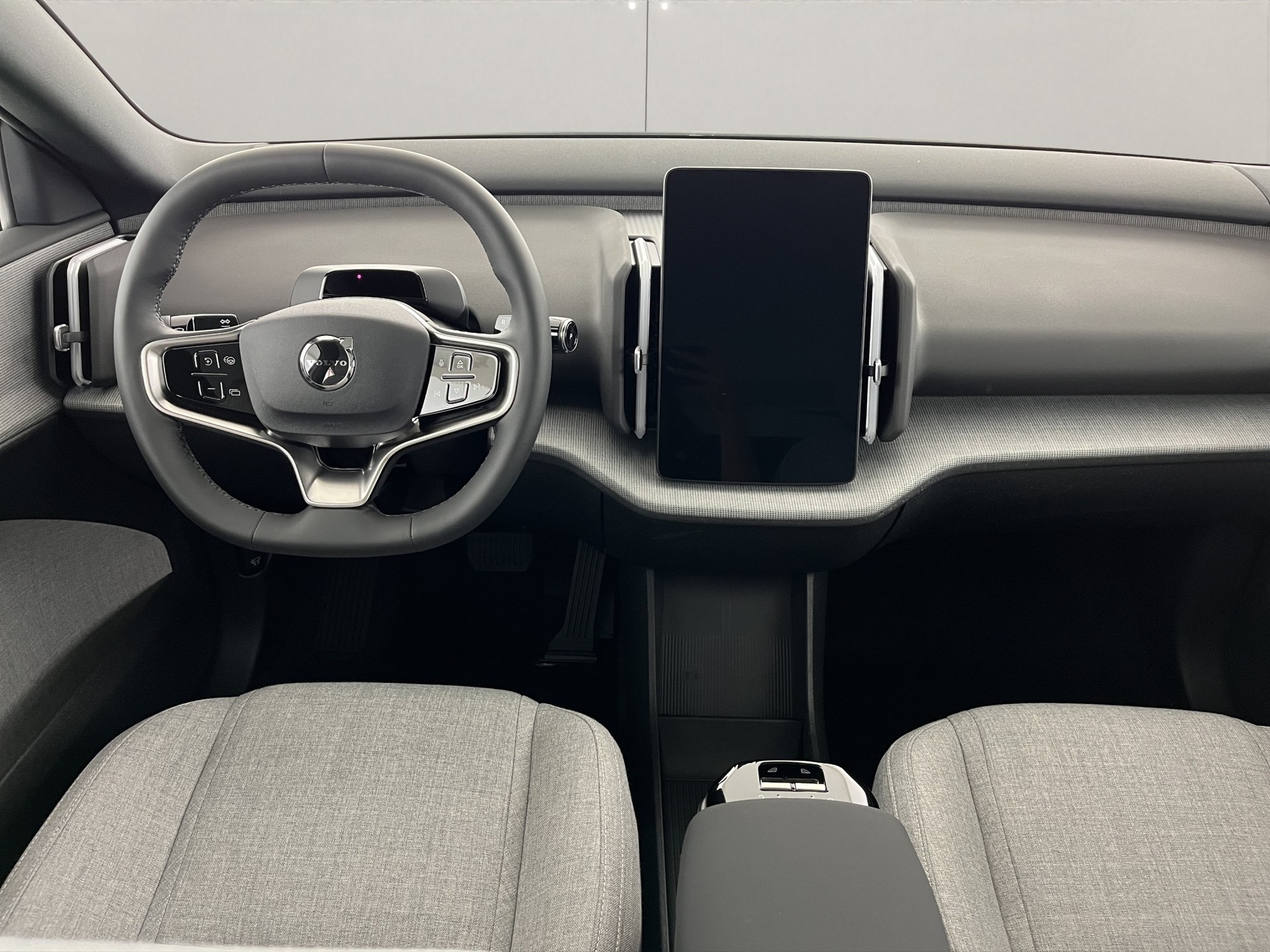 VOLVO EX30 P8 AWD-image-9