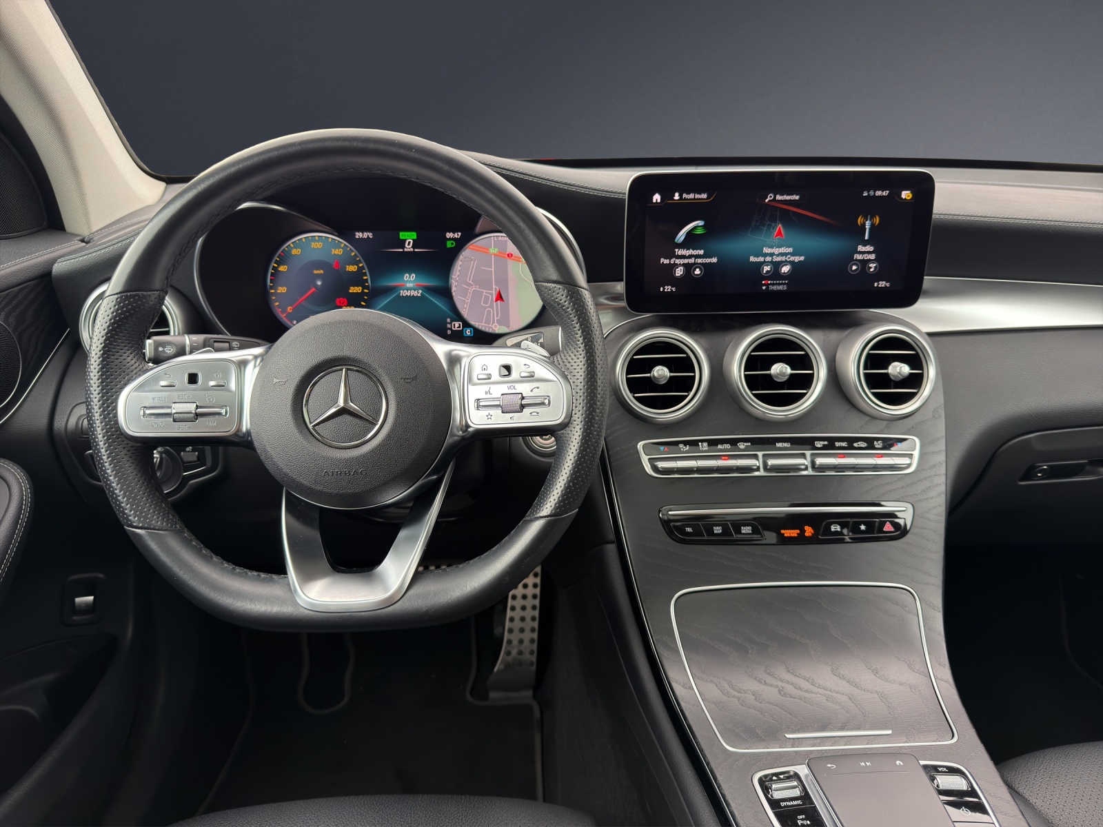 MERCEDES-BENZ GLC 200 AMG Line 4Matic 9G-Tronic-image-7