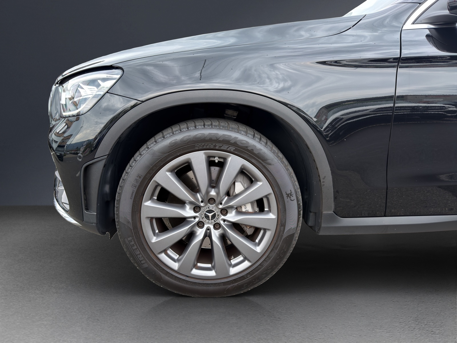 MERCEDES-BENZ GLC 200 AMG Line 4Matic 9G-Tronic-image-9