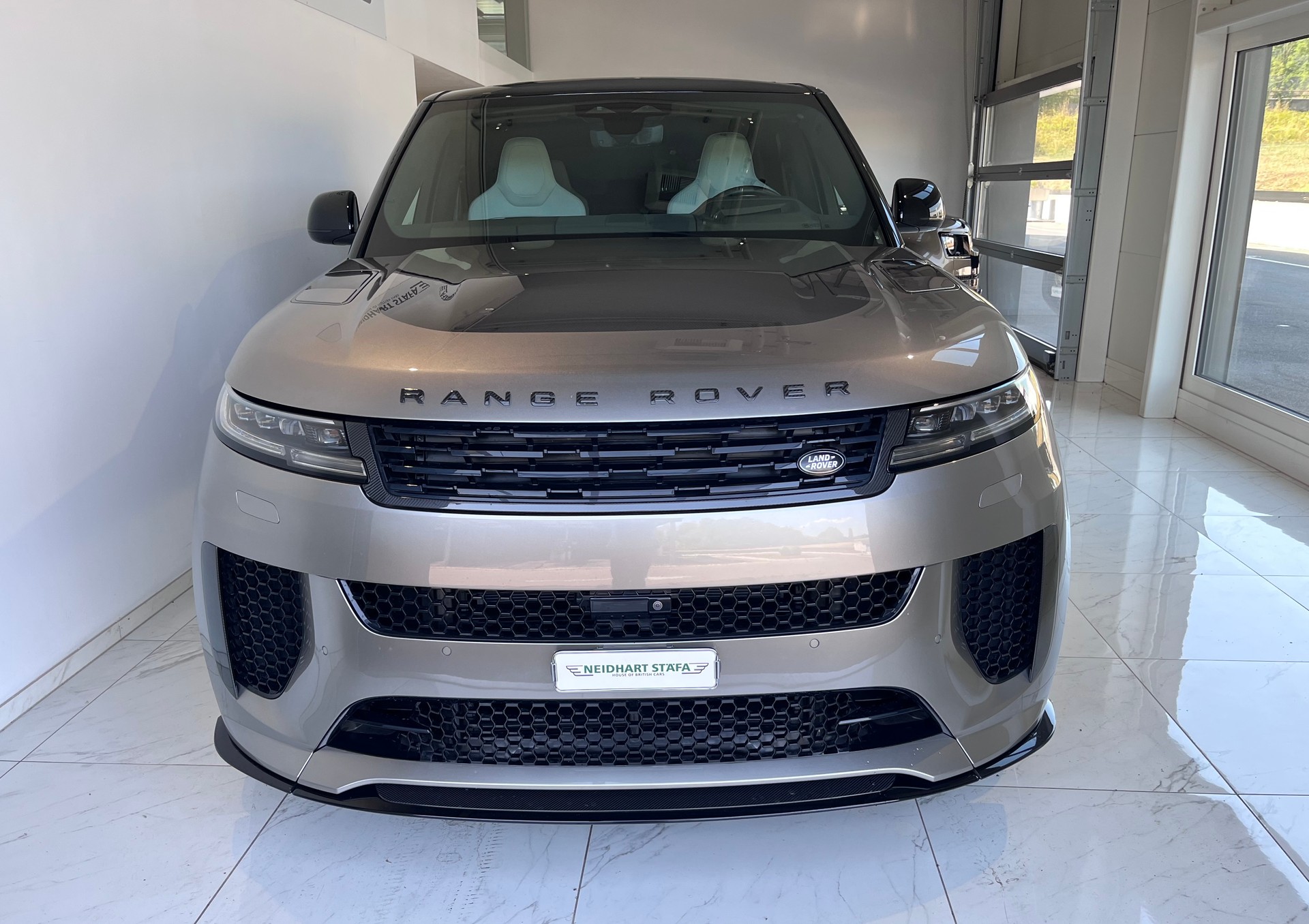 LAND ROVER Range Rover Sport P635 4.4 V8 SV Edition One-image-1