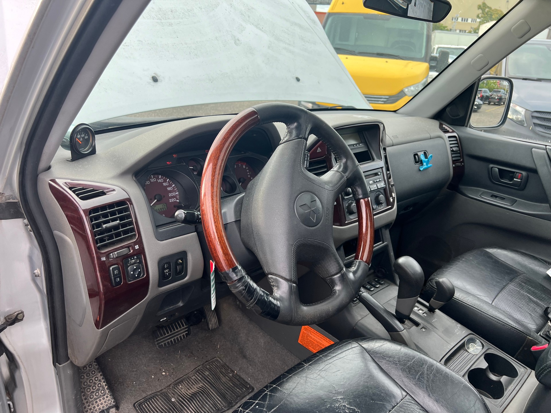 MITSUBISHI Pajero 3.5 Premium (Edition)-image-8