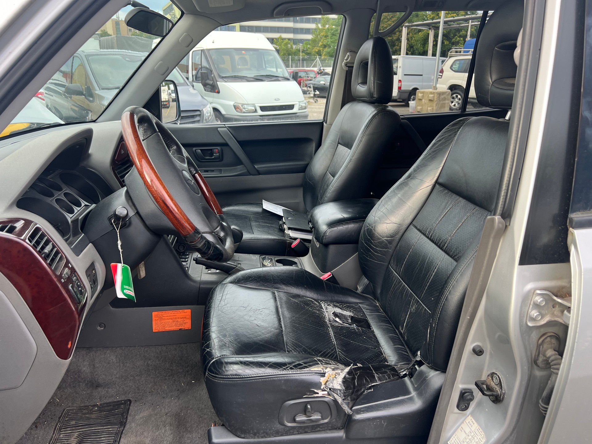MITSUBISHI Pajero 3.5 Premium (Edition)-image-6