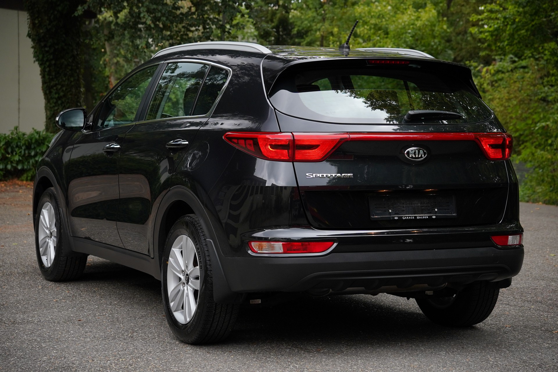 KIA Sportage 1.6 GDi Trend 2WD-image-4