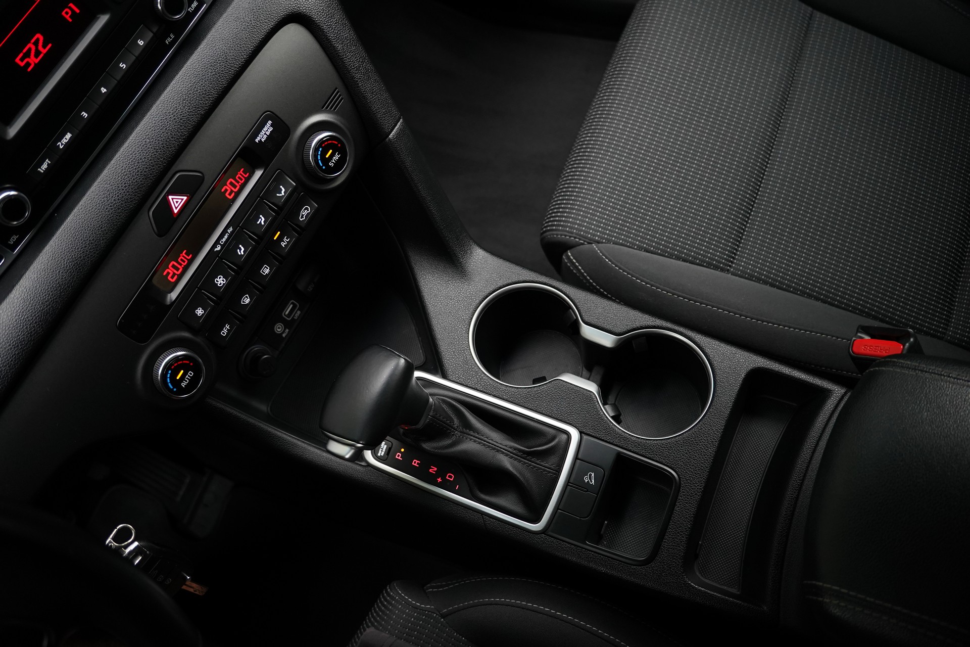 KIA Sportage 1.6 GDi Trend 2WD-image-24