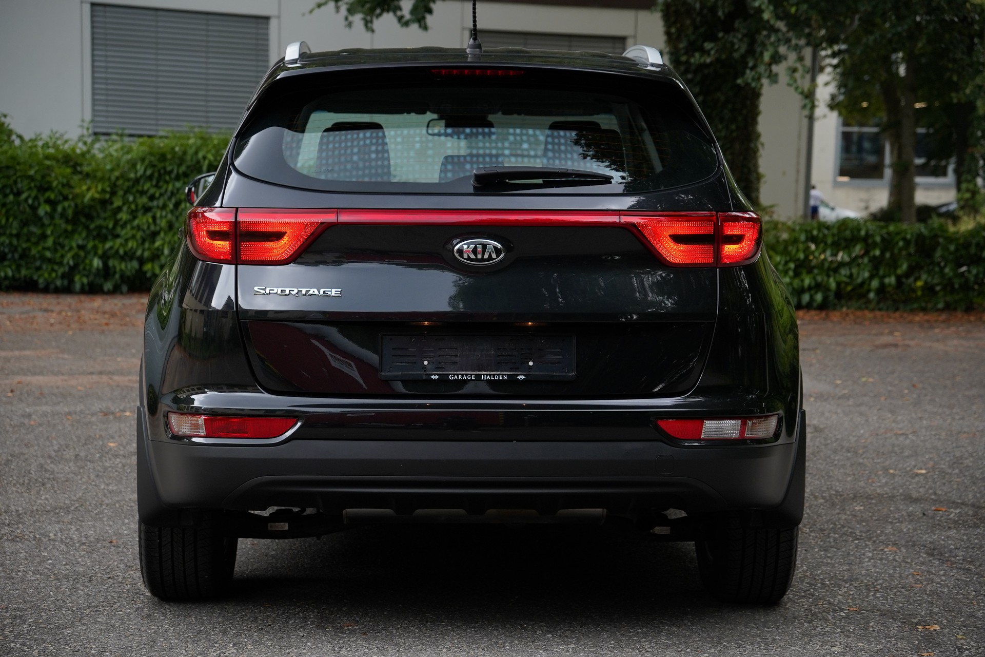 KIA Sportage 1.6 GDi Trend 2WD-image-3