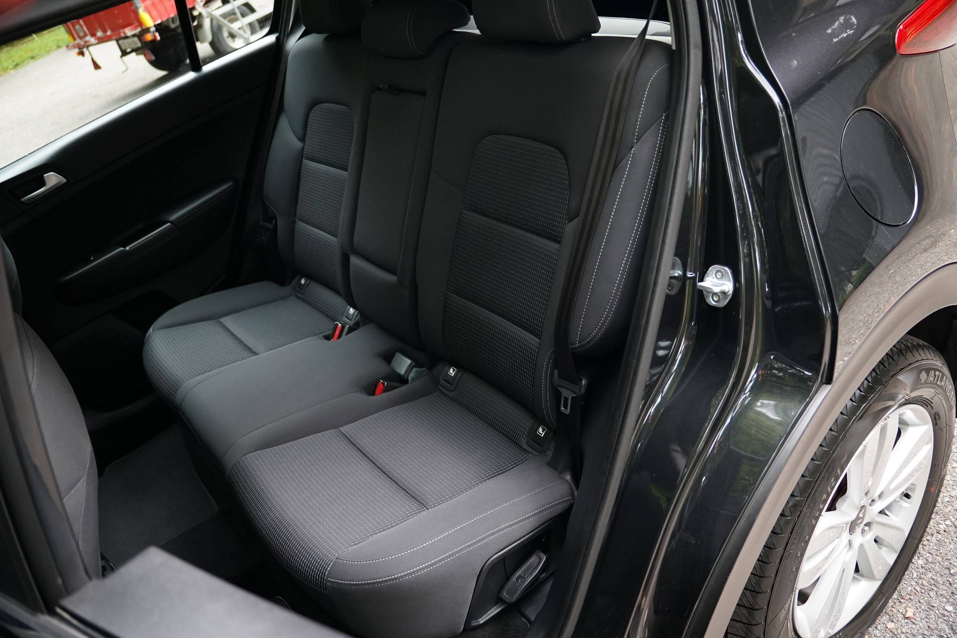 KIA Sportage 1.6 GDi Trend 2WD-image-18