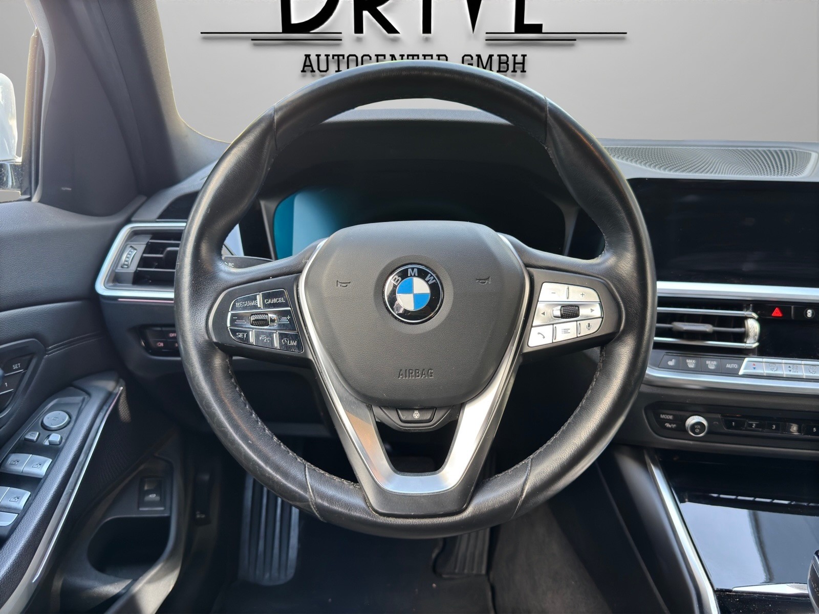 BMW 320d xDrive 48V Touring Sport Line Steptronic-image-9