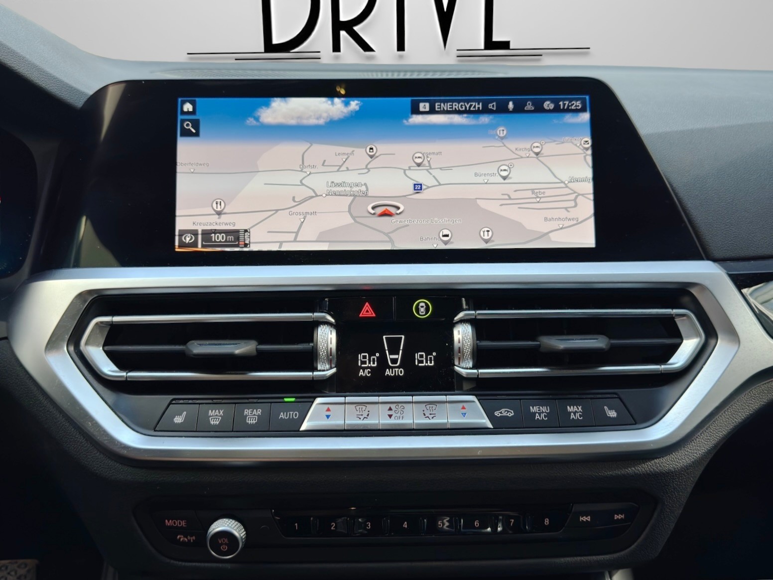 BMW 320d xDrive 48V Touring Sport Line Steptronic-image-13