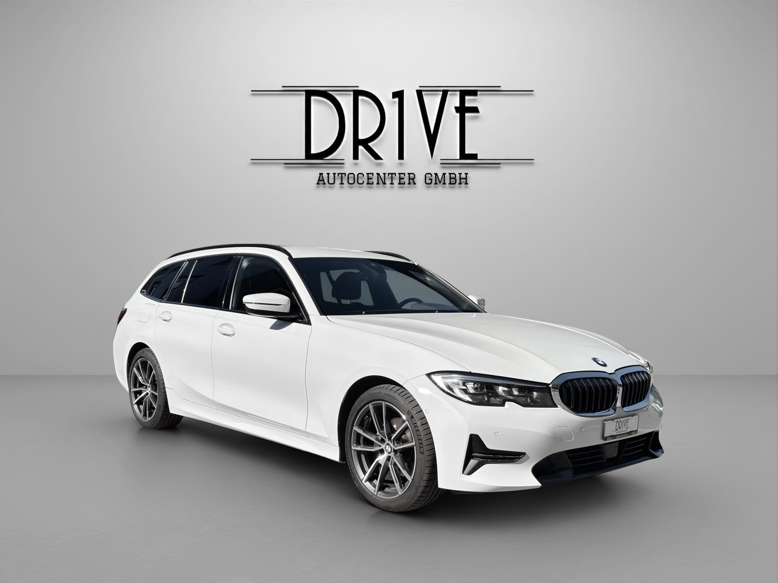 BMW 320d xDrive 48V Touring Sport Line Steptronic-image-2