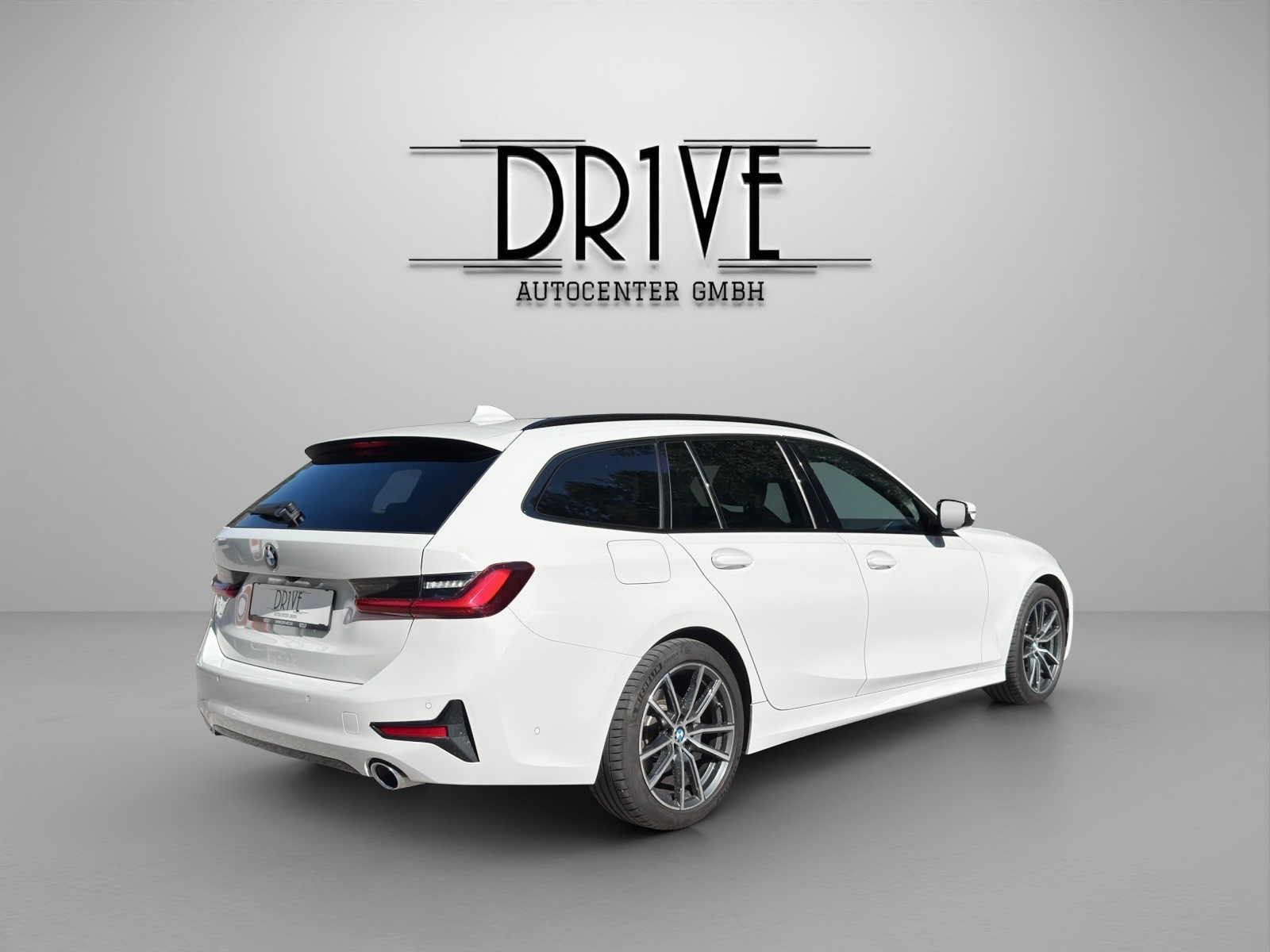 BMW 320d xDrive 48V Touring Sport Line Steptronic-image-4