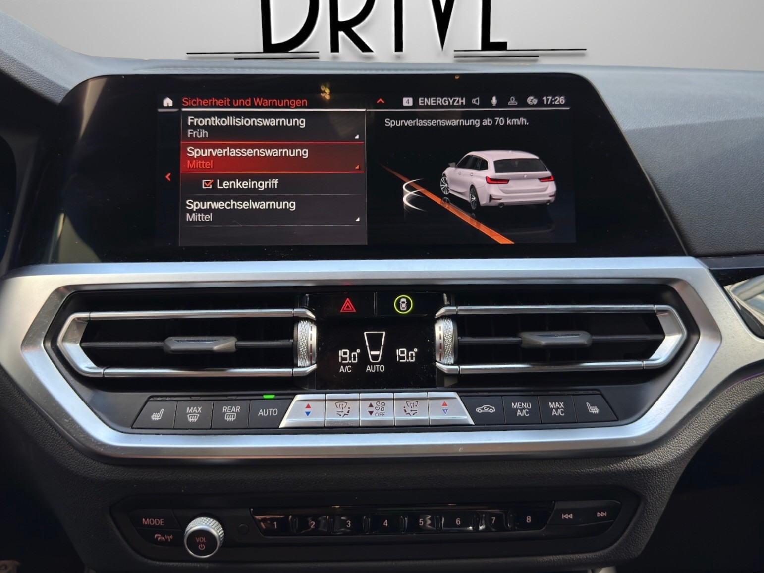 BMW 320d xDrive 48V Touring Sport Line Steptronic-image-17