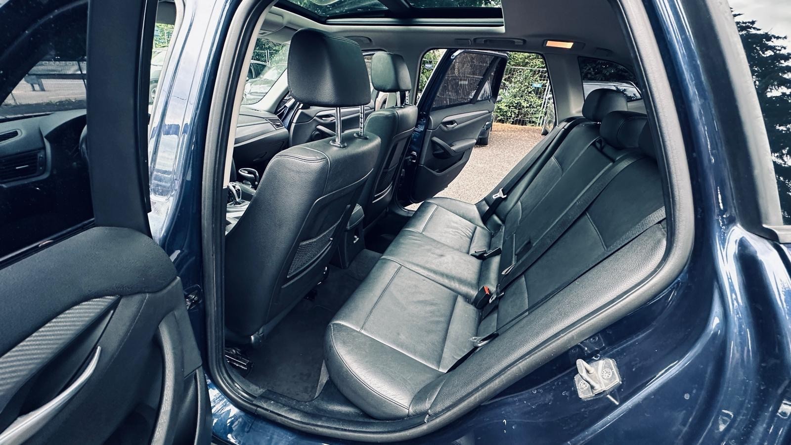 BMW X1 xDrive 20i Steptronic-image-8