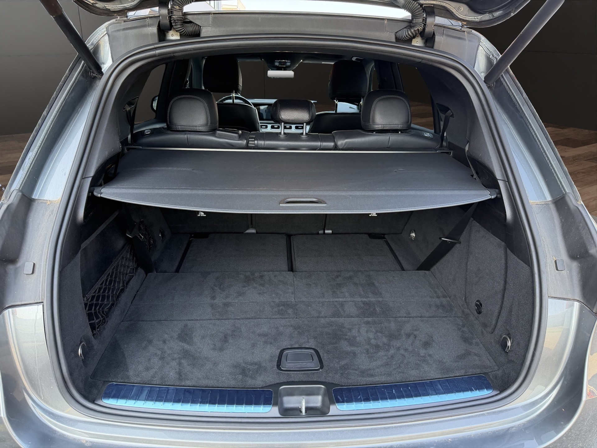 MERCEDES-BENZ GLE 400 d 4Matic AMG Line 9G-Tronic-image-5