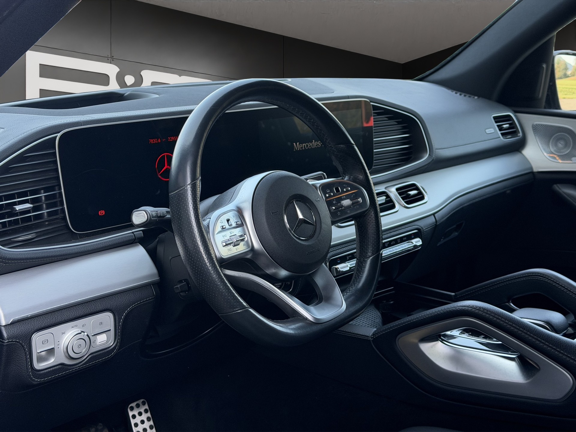 MERCEDES-BENZ GLE 400 d 4Matic AMG Line 9G-Tronic-image-6