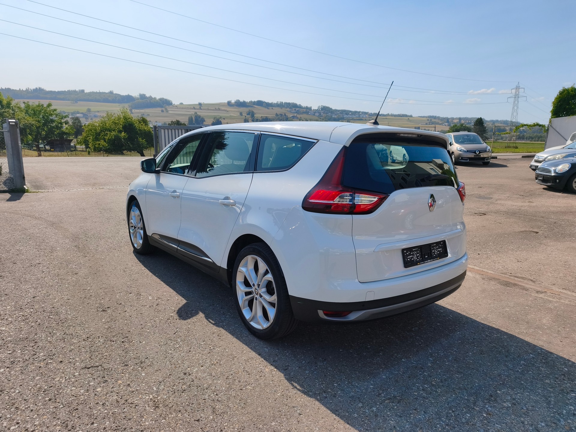 RENAULT GRAND SCENIC-image-3