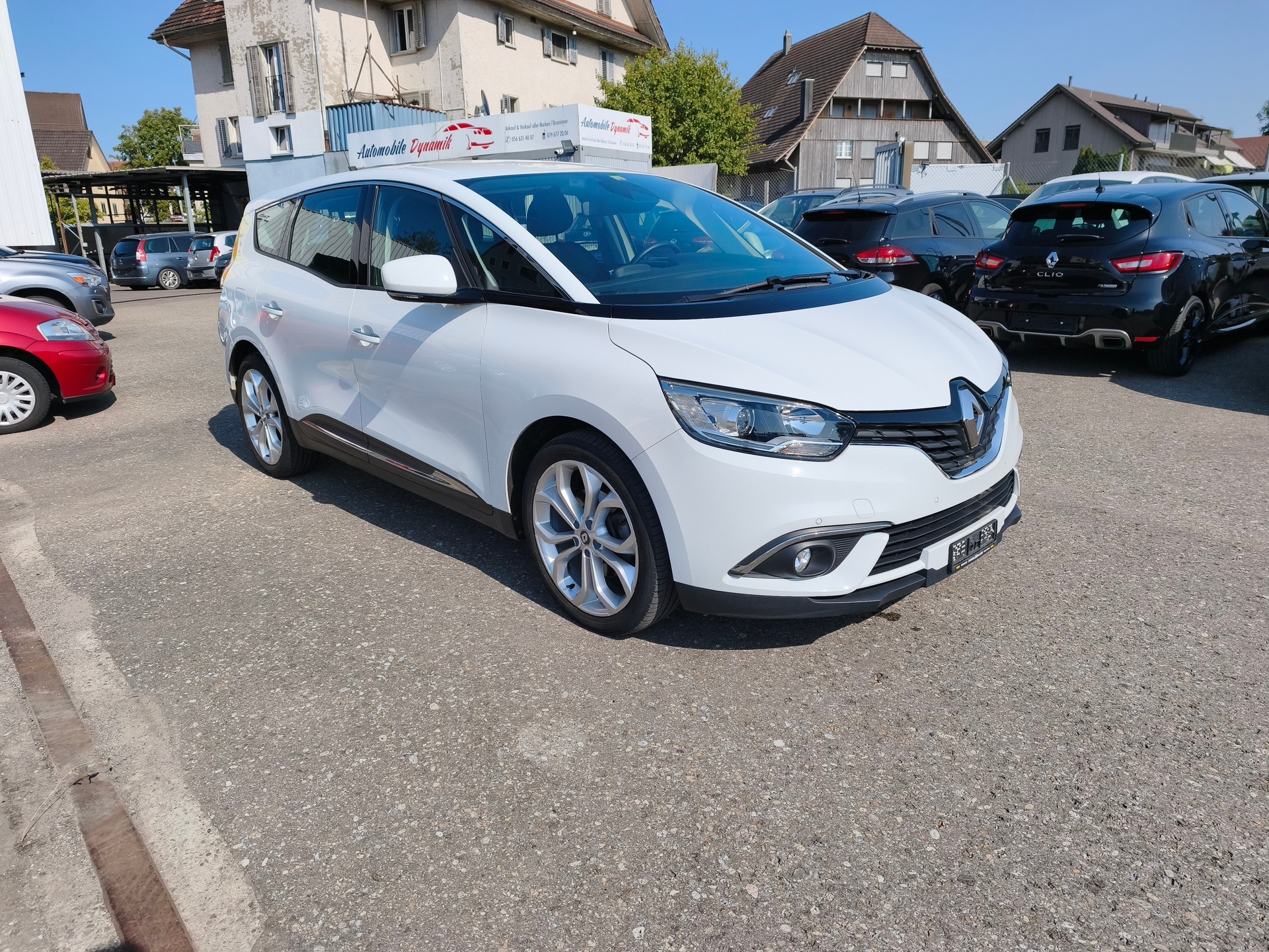 RENAULT GRAND SCENIC-image-2