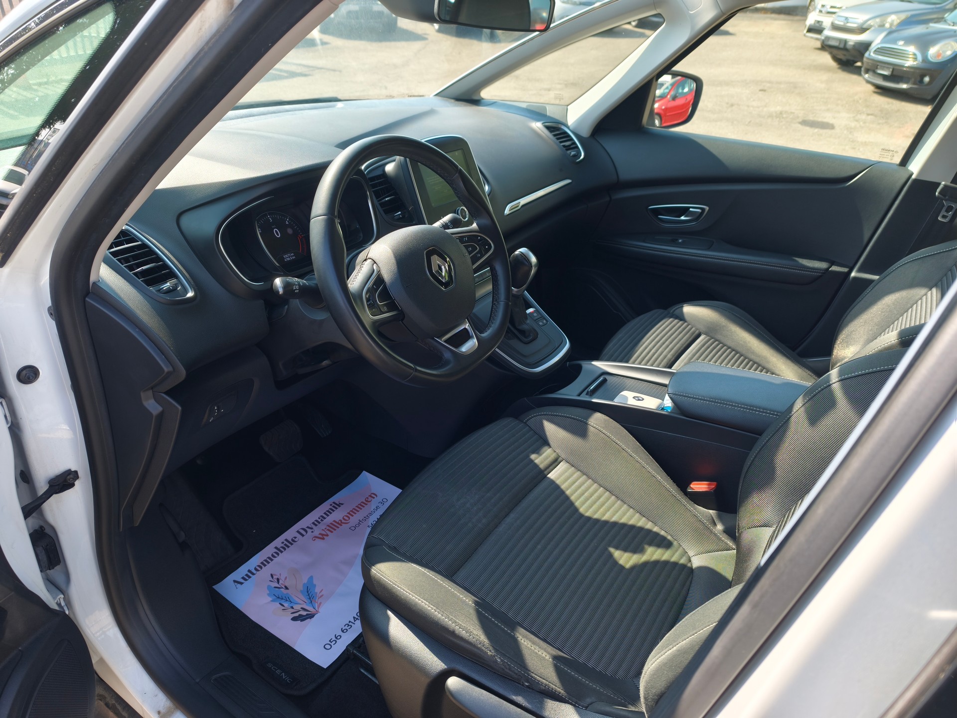 RENAULT GRAND SCENIC-image-6