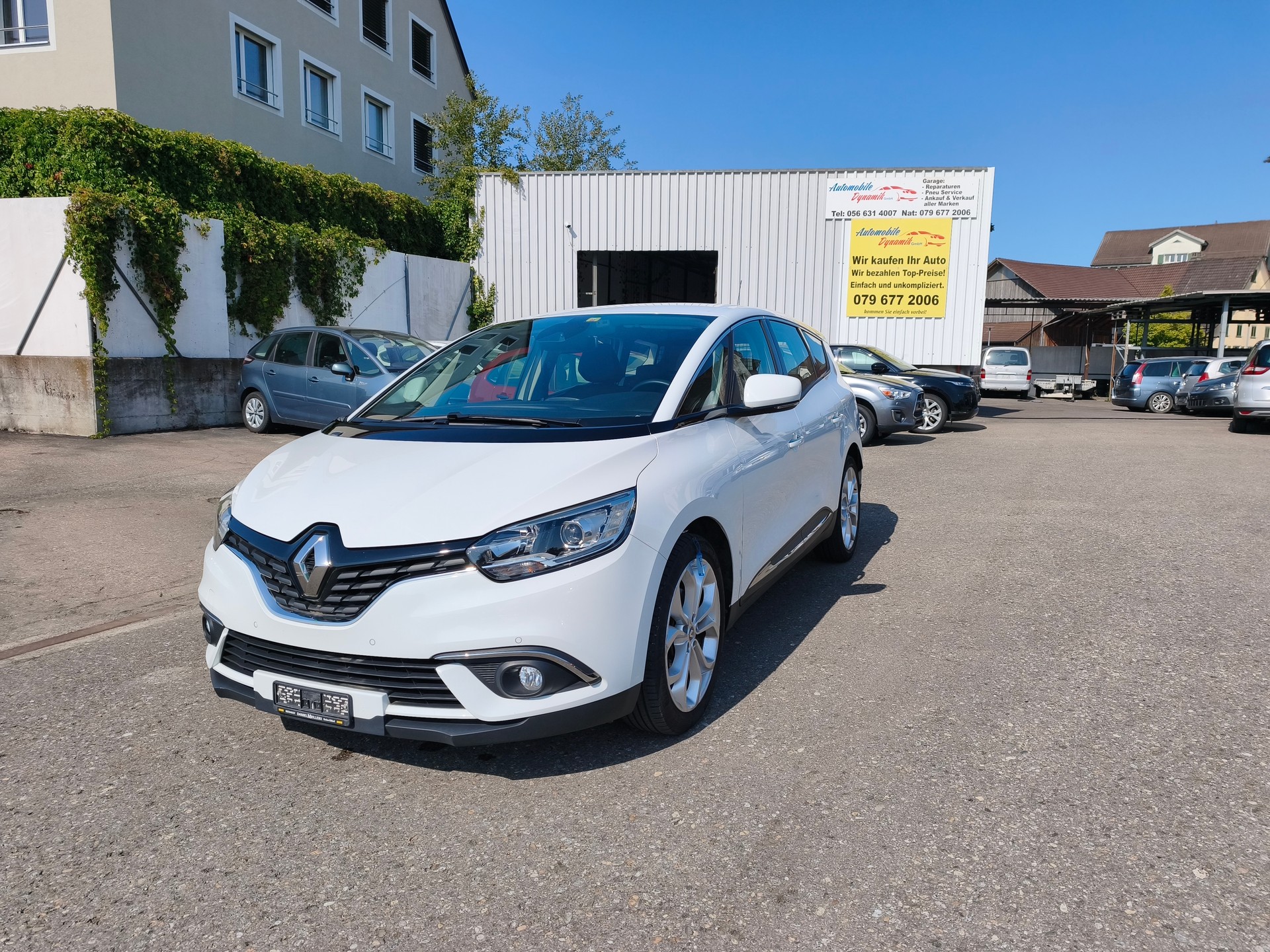 RENAULT GRAND SCENIC-image-1