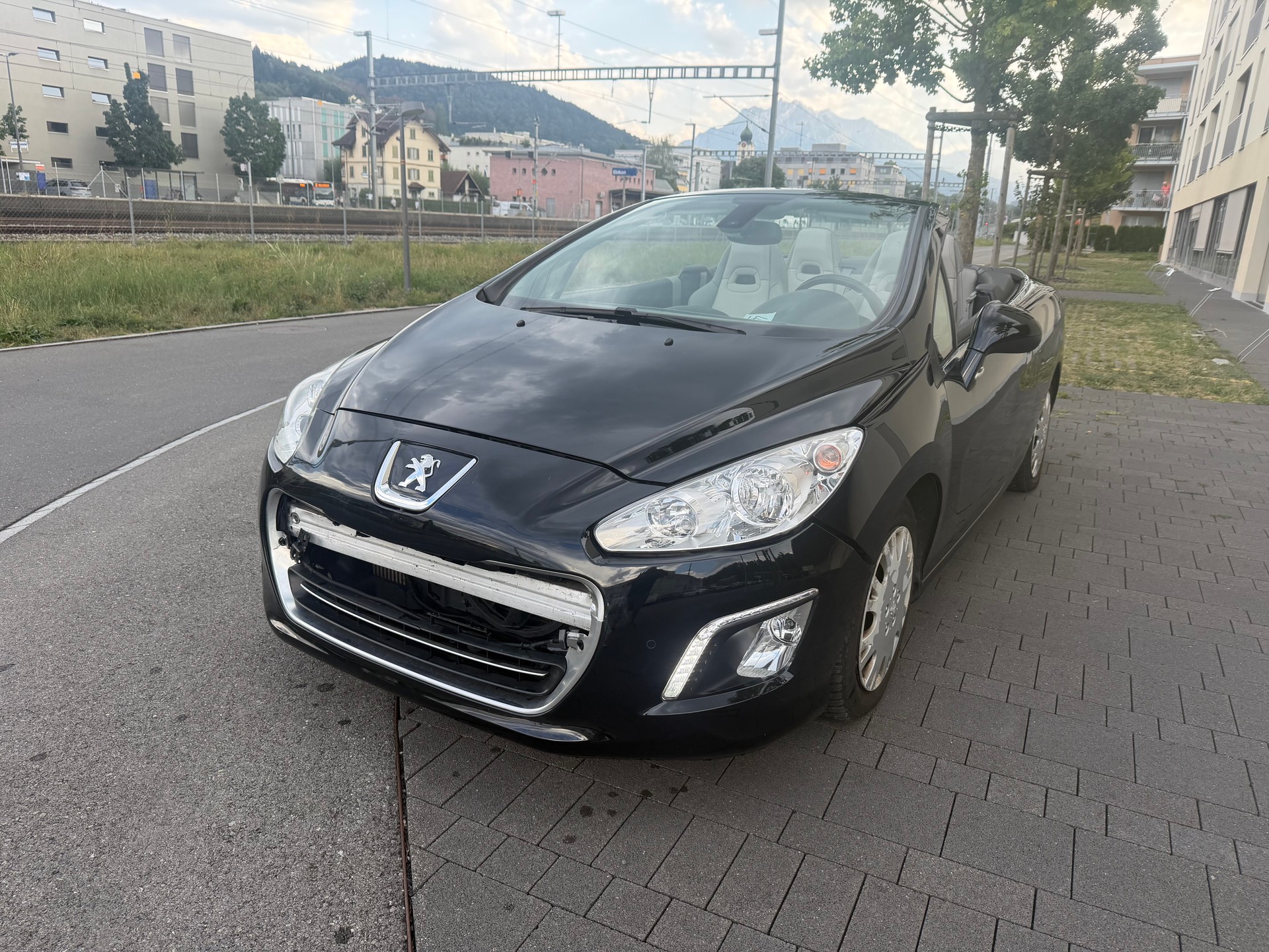 PEUGEOT 308 CC 1.6 16V Turbo Active-image-0