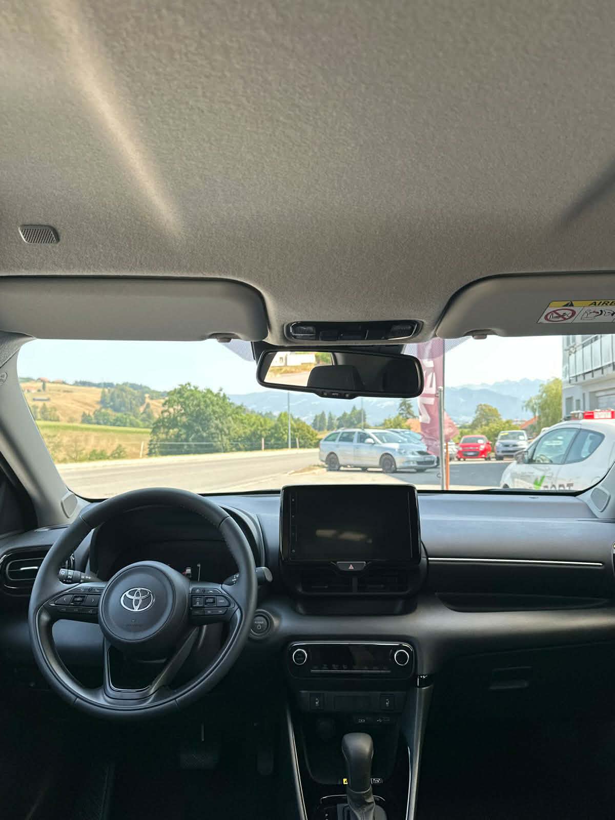 TOYOTA Yaris 1.5 Trend e-CVT-image-7