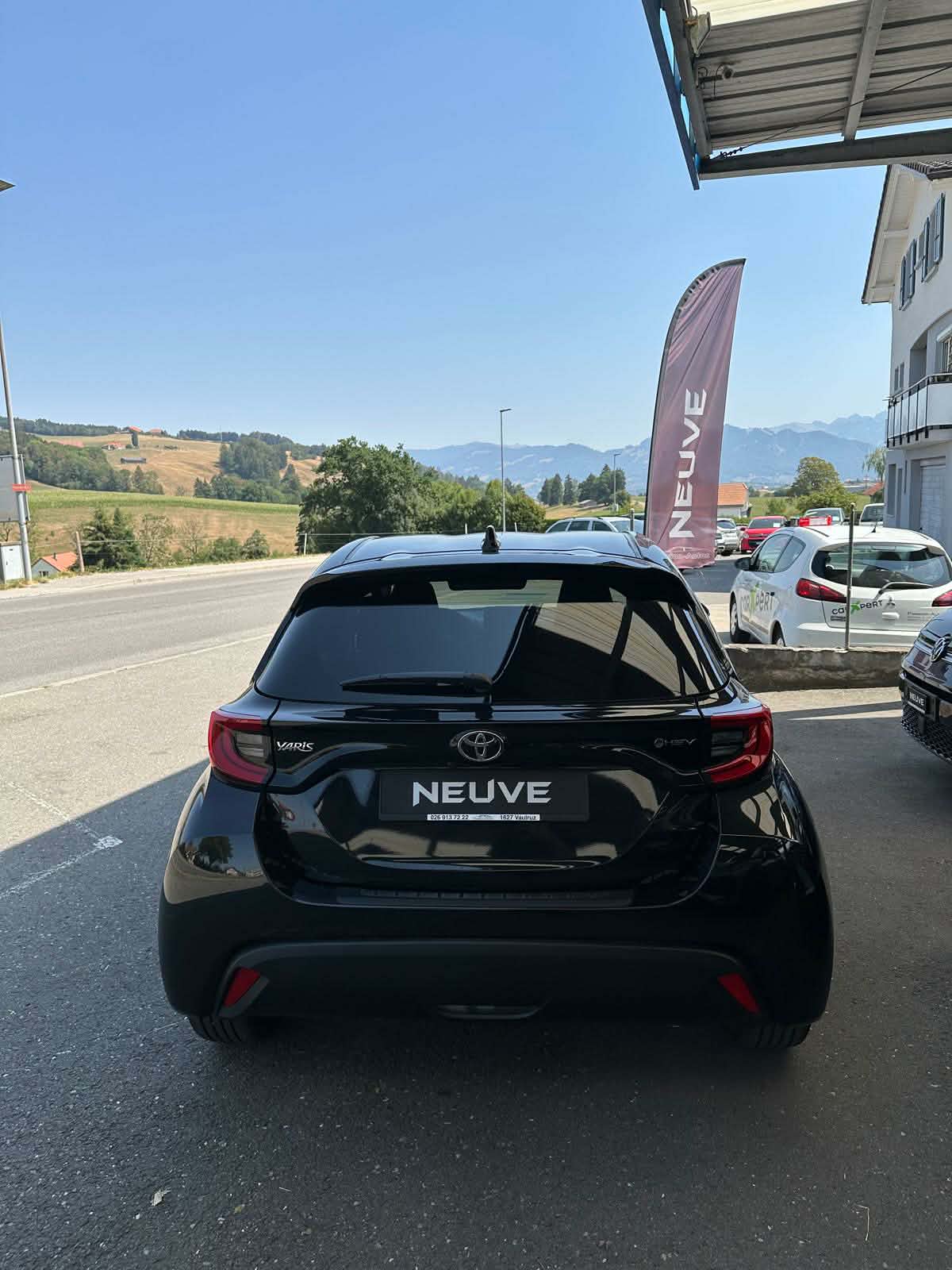 TOYOTA Yaris 1.5 Trend e-CVT-image-4