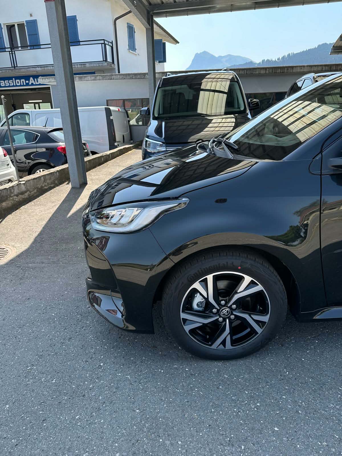 TOYOTA Yaris 1.5 Trend e-CVT-image-6