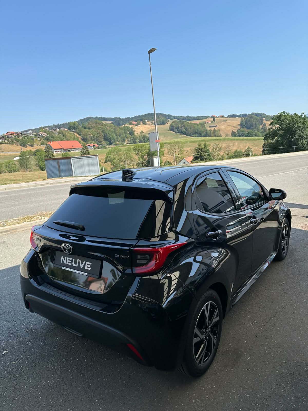 TOYOTA Yaris 1.5 Trend e-CVT-image-2