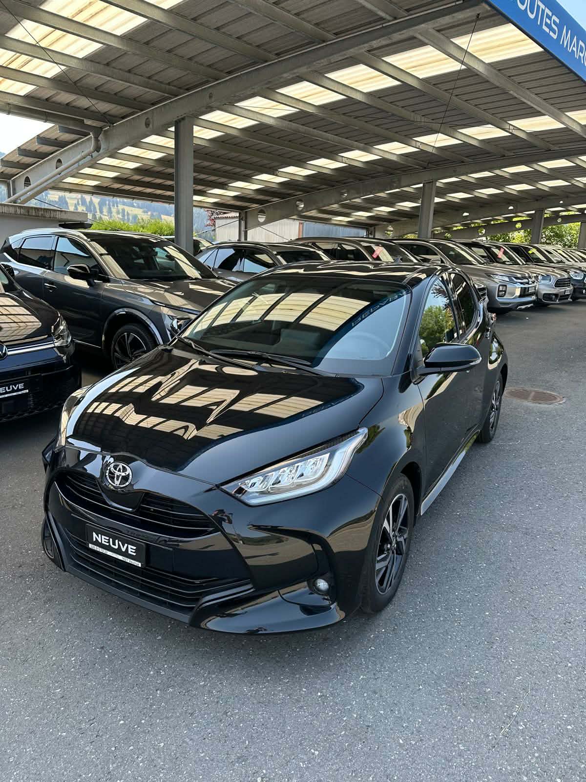 TOYOTA Yaris 1.5 Trend e-CVT-image-0