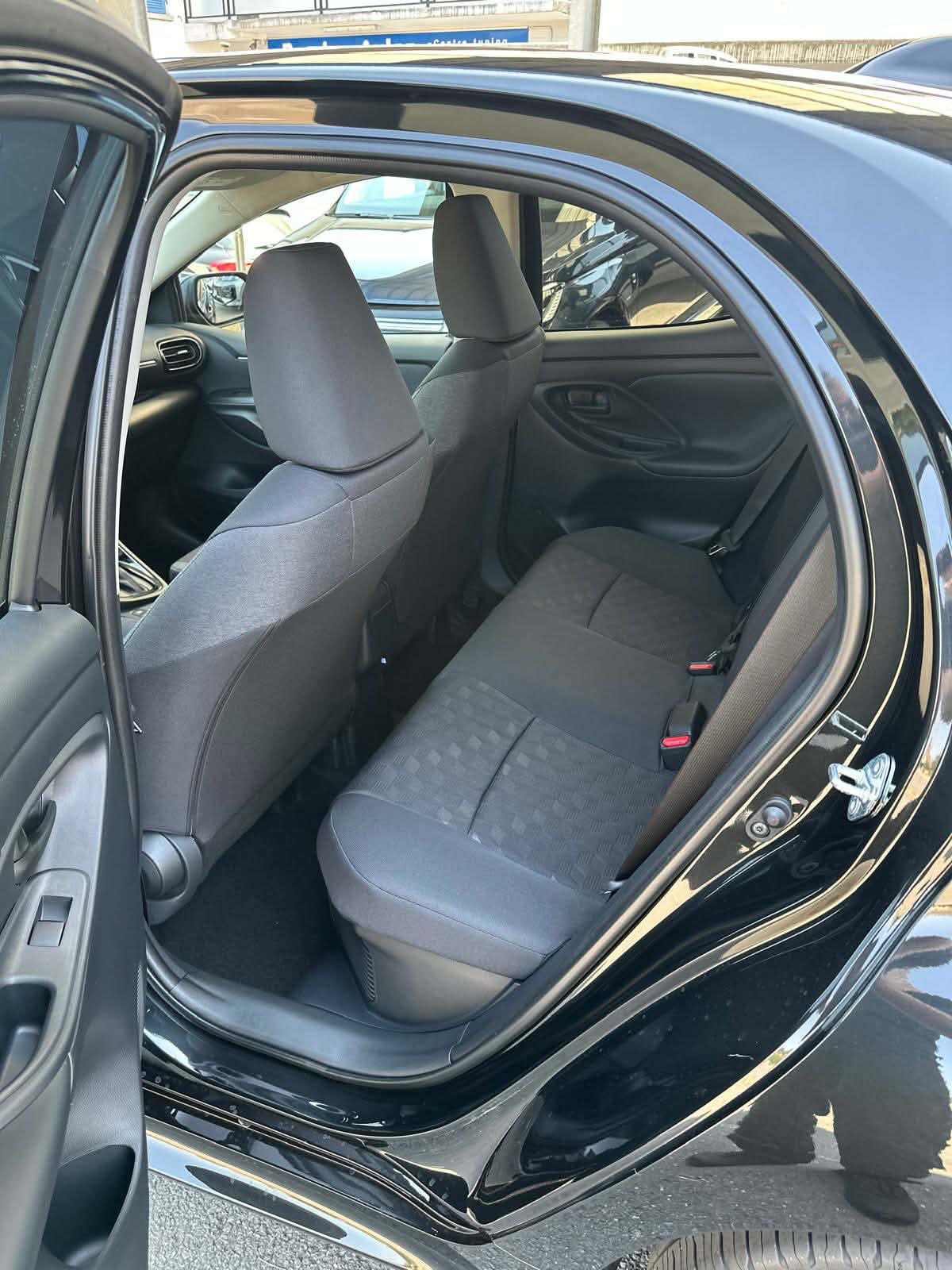 TOYOTA Yaris 1.5 Trend e-CVT-image-10