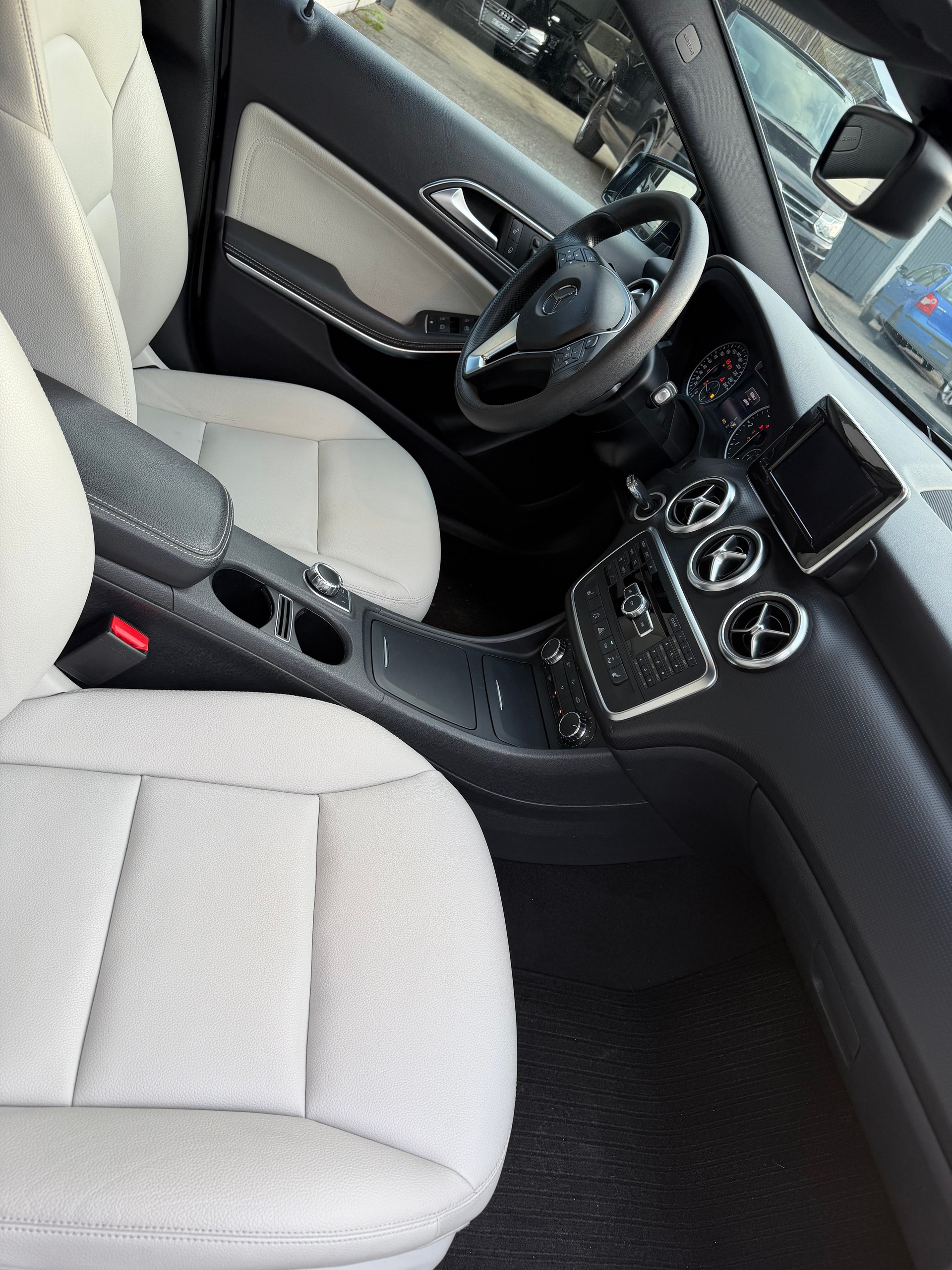 MERCEDES-BENZ A 200 CDI Night Star 7G-DCT-image-10